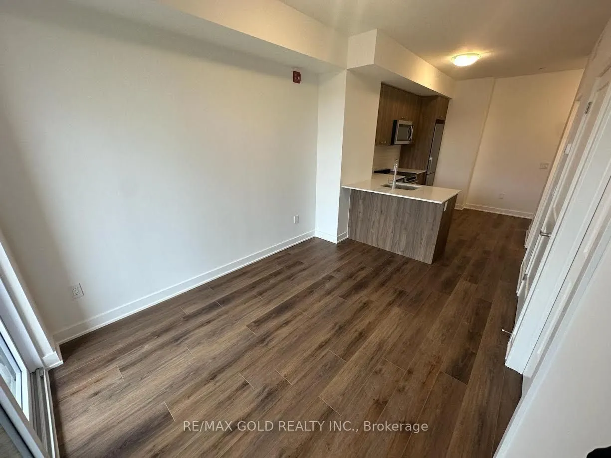312 Erb Street, #314
