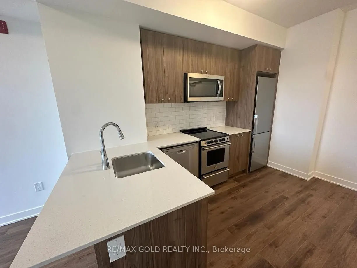 312 Erb Street, #314