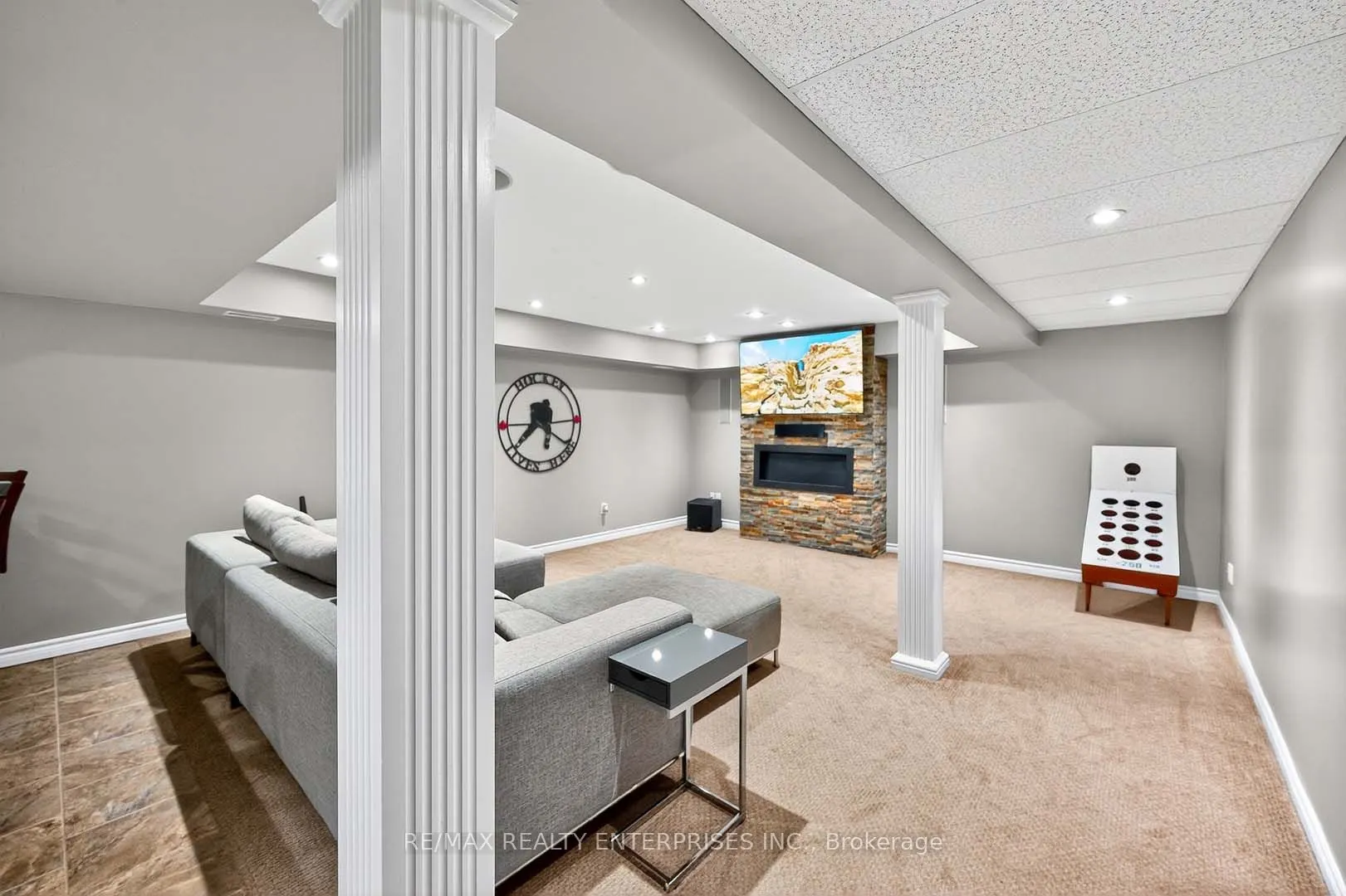 1366 Upper Paradise Road