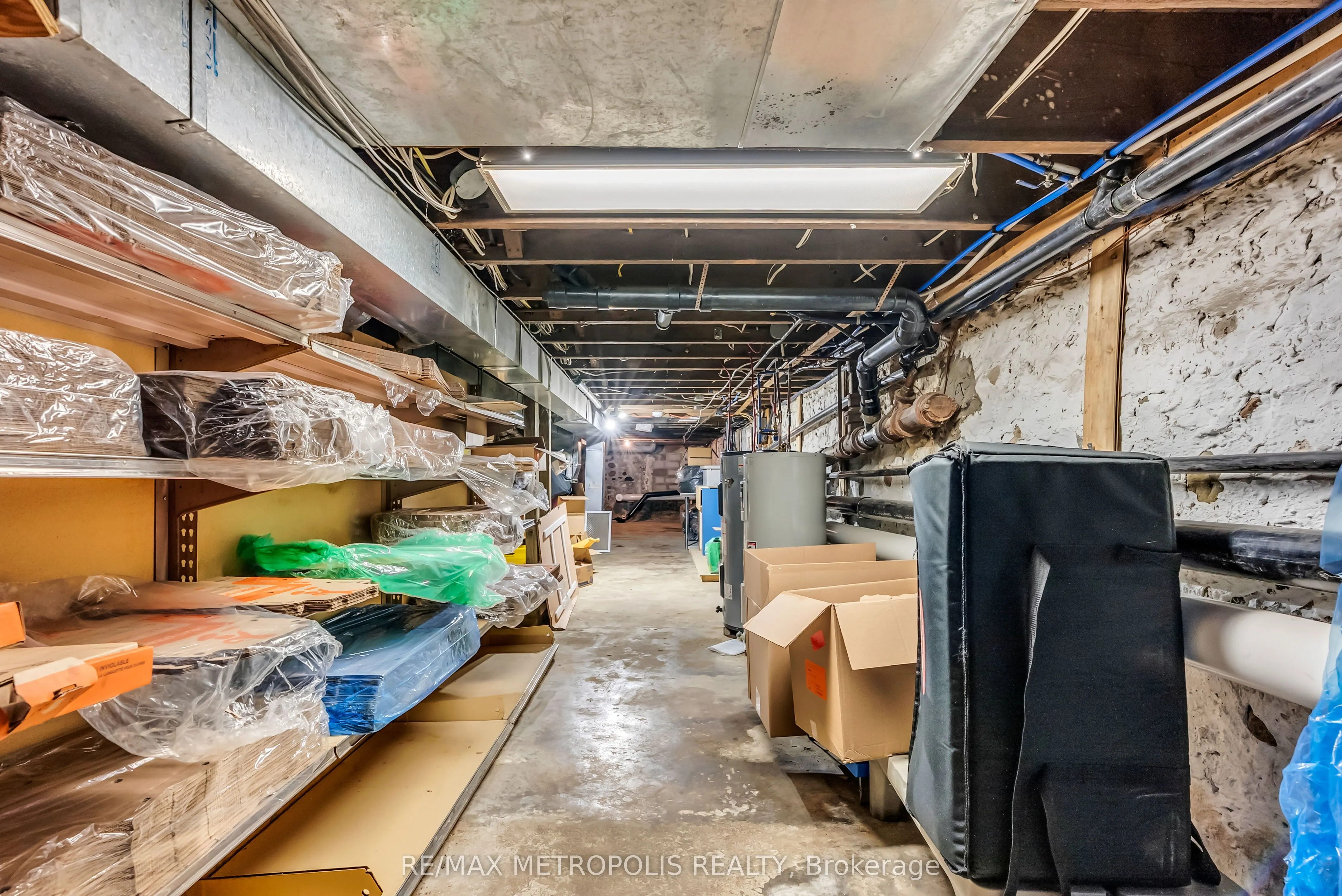 181 Main Street S