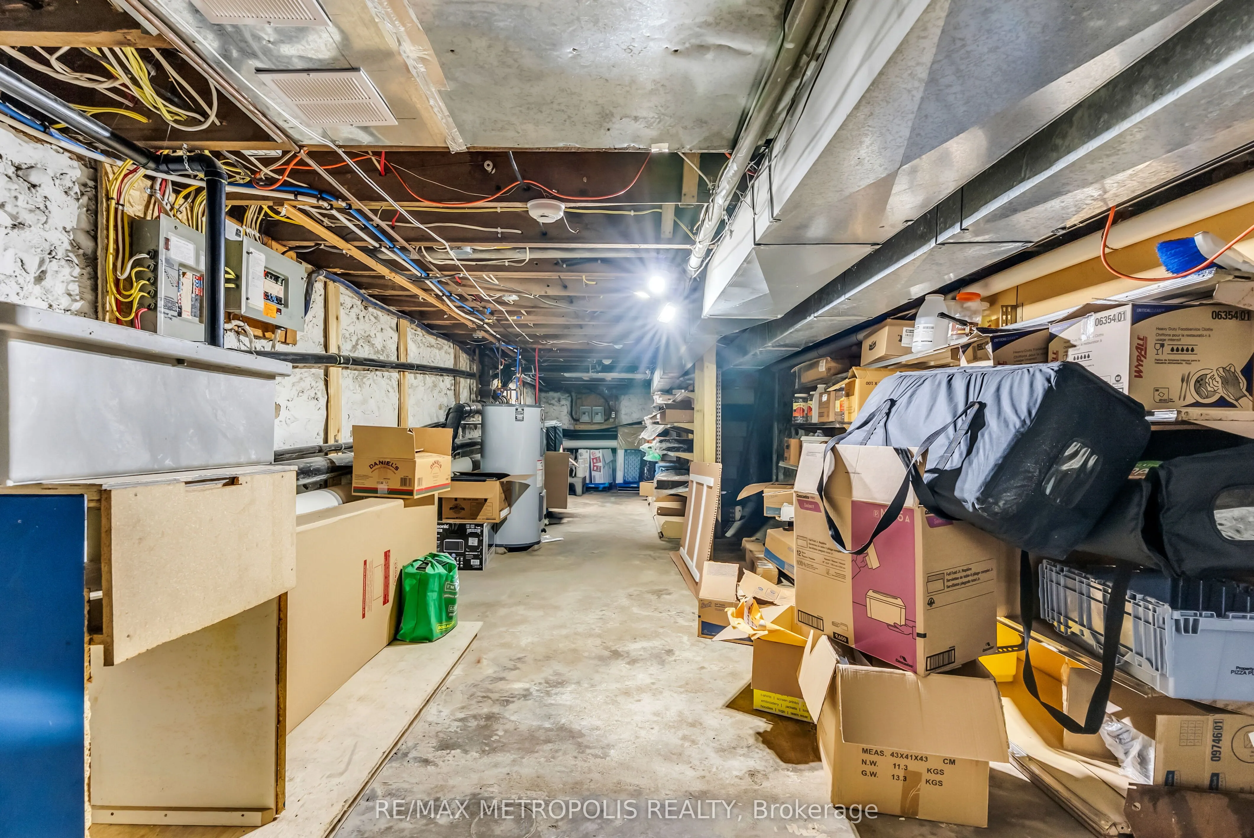 181 Main Street S