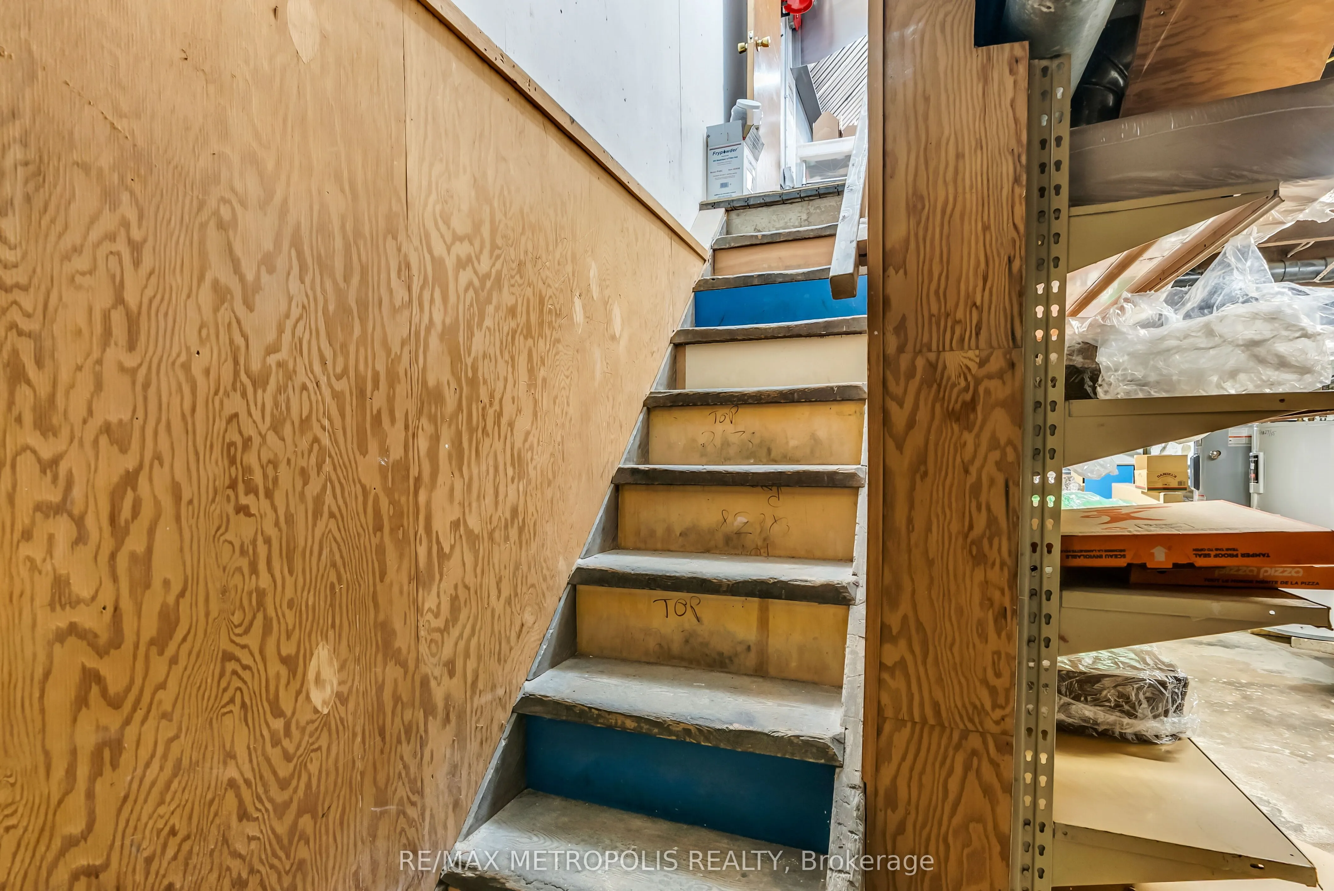 181 Main Street S
