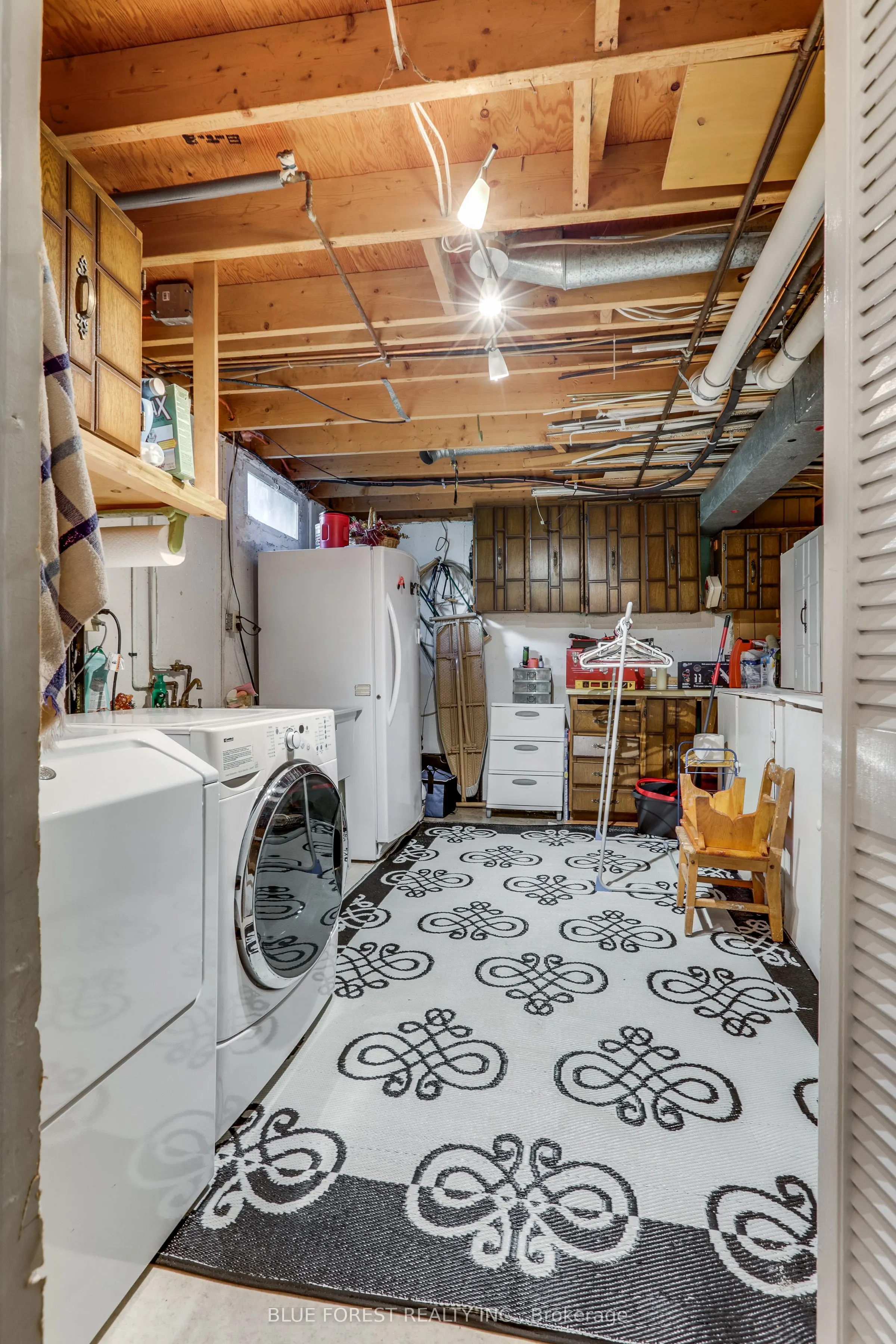 6 Ashbury Avenue