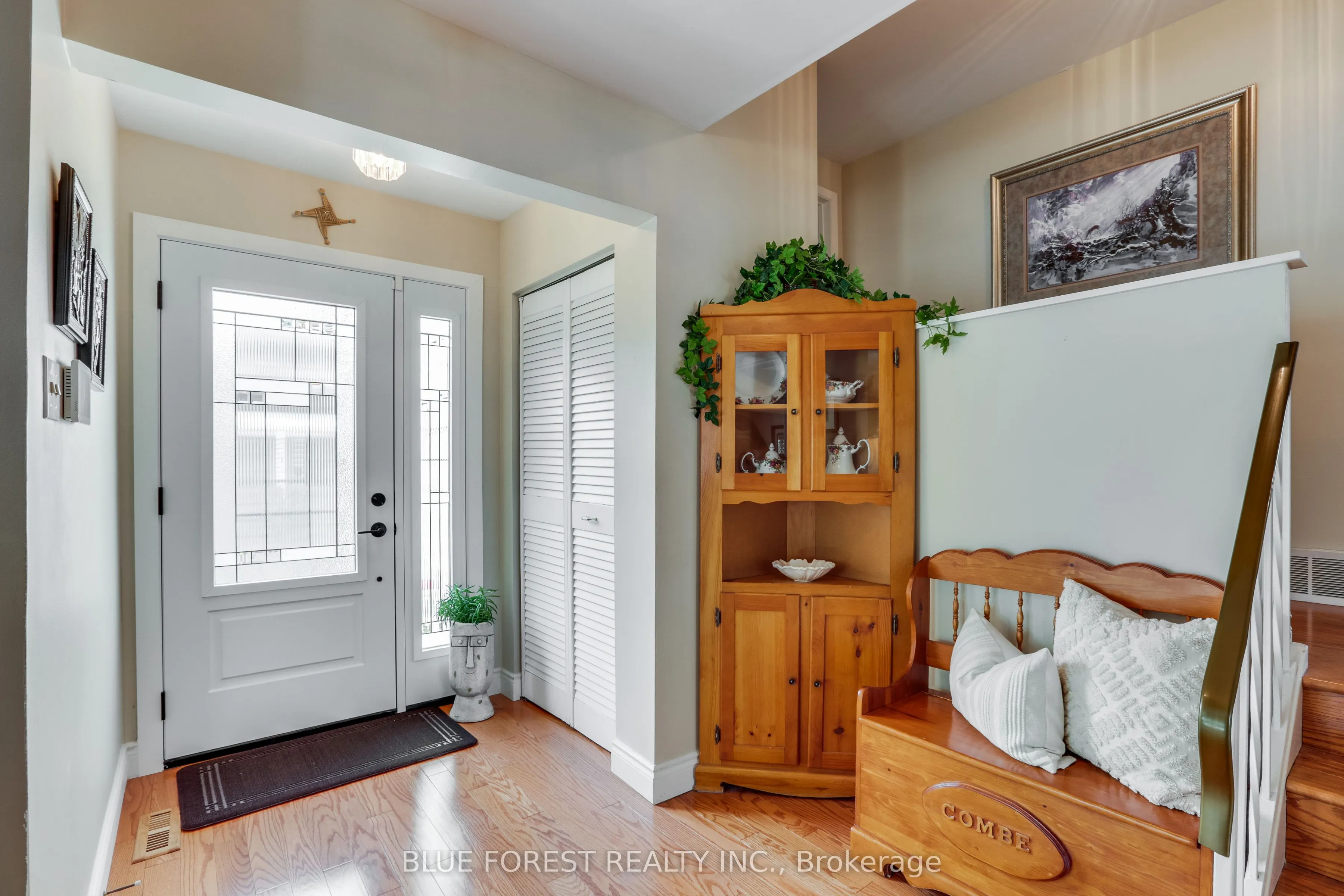 6 Ashbury Avenue