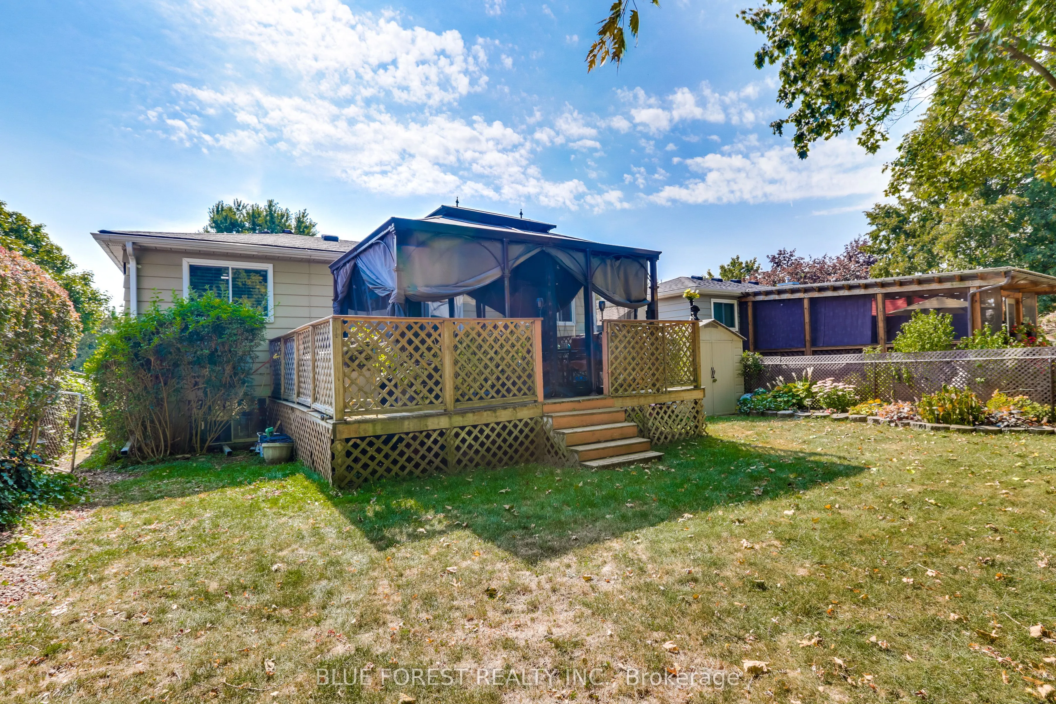 6 Ashbury Avenue