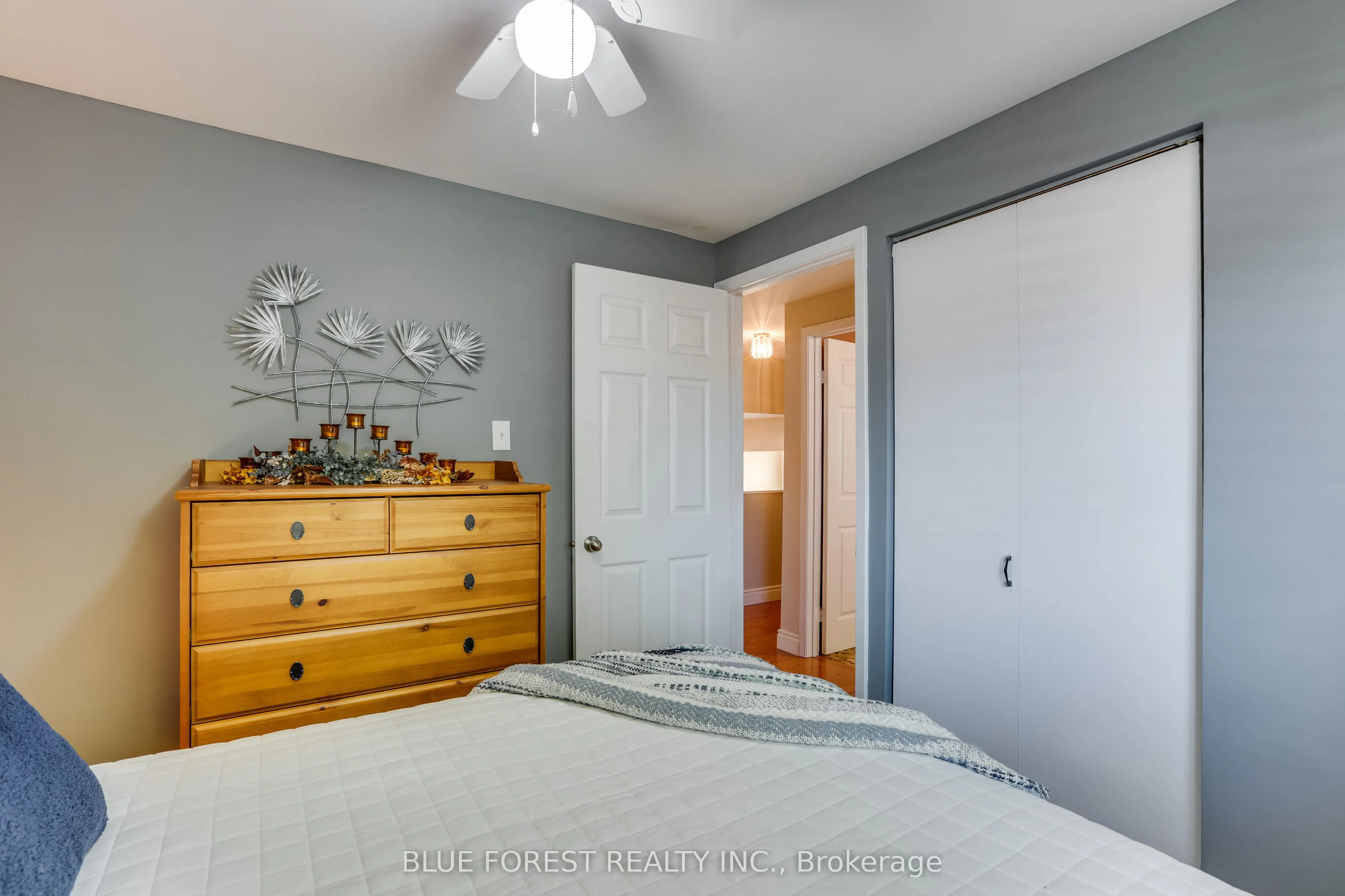 6 Ashbury Avenue