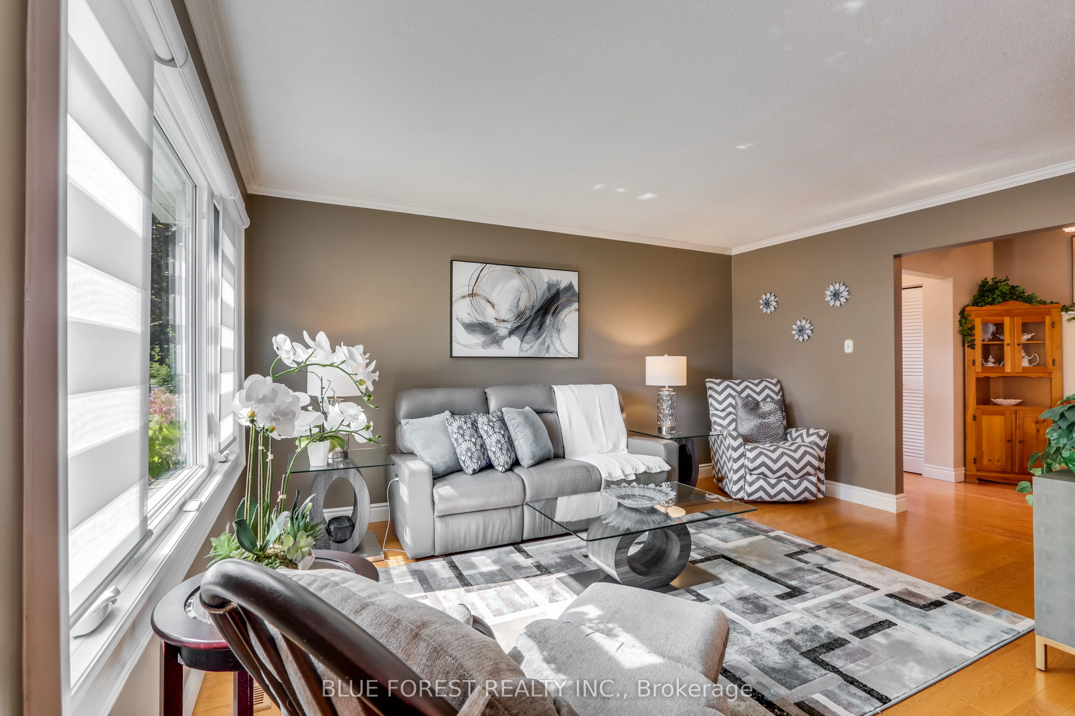 6 Ashbury Avenue