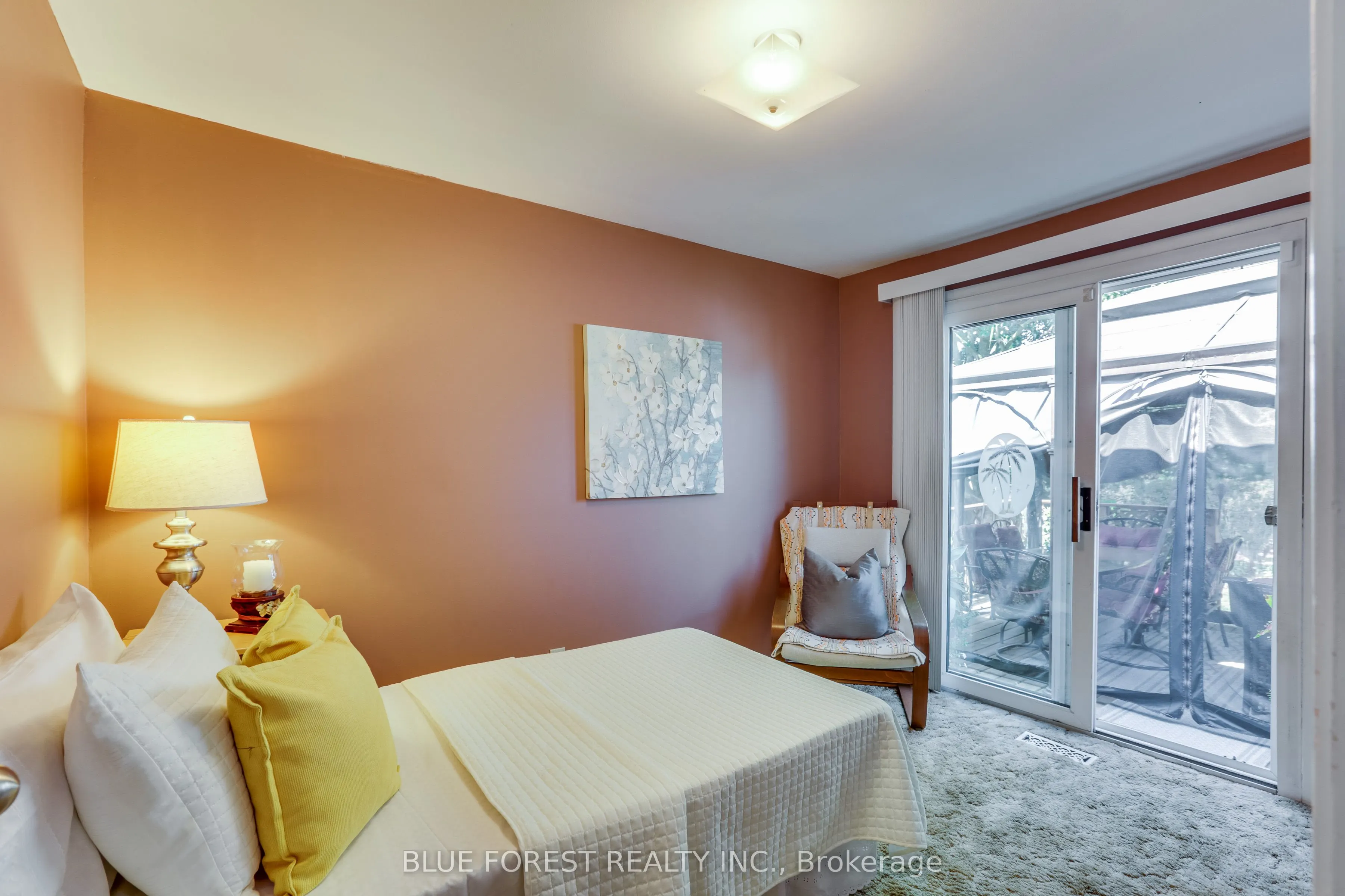6 Ashbury Avenue