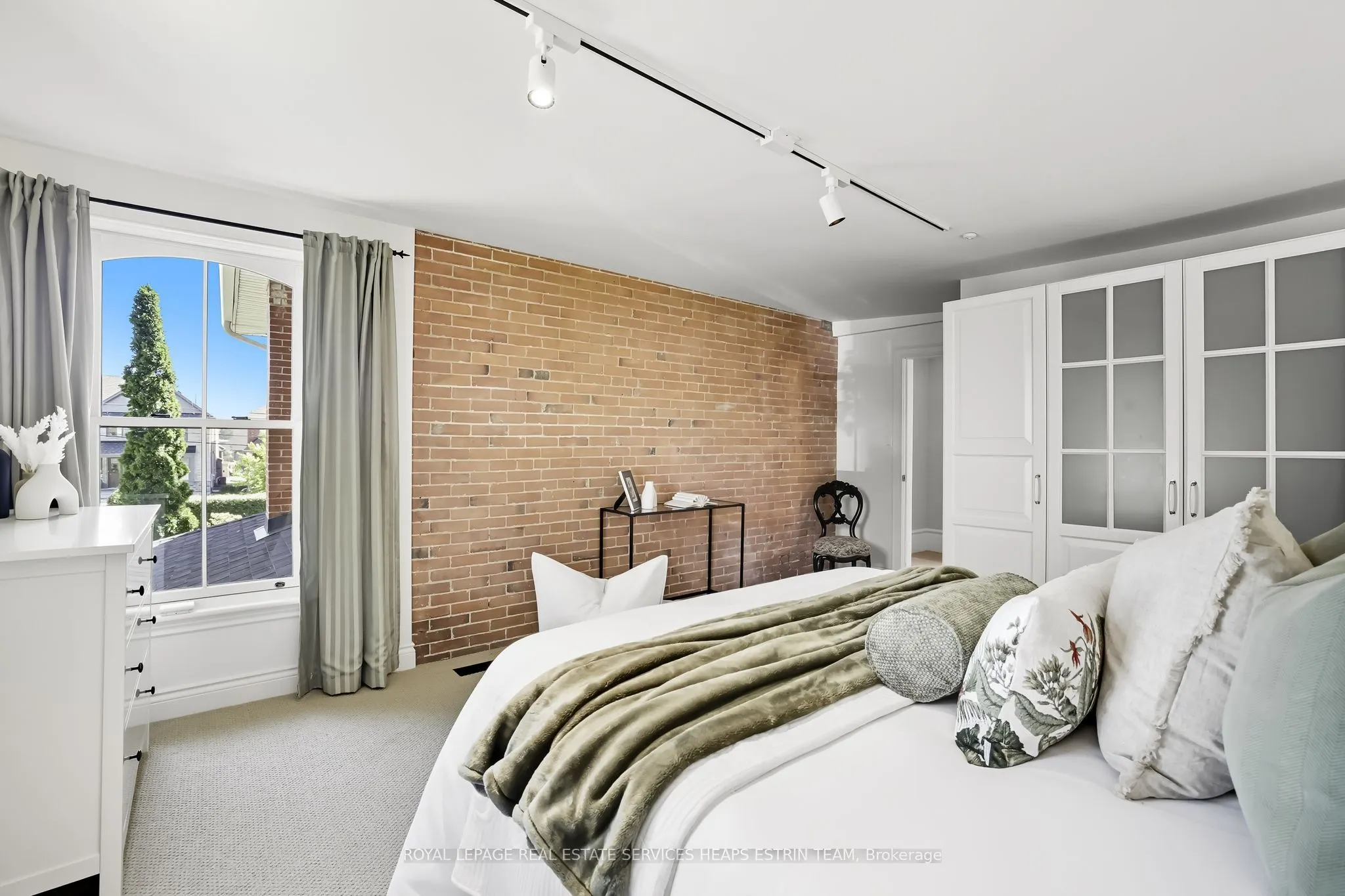 332 Ridout Street