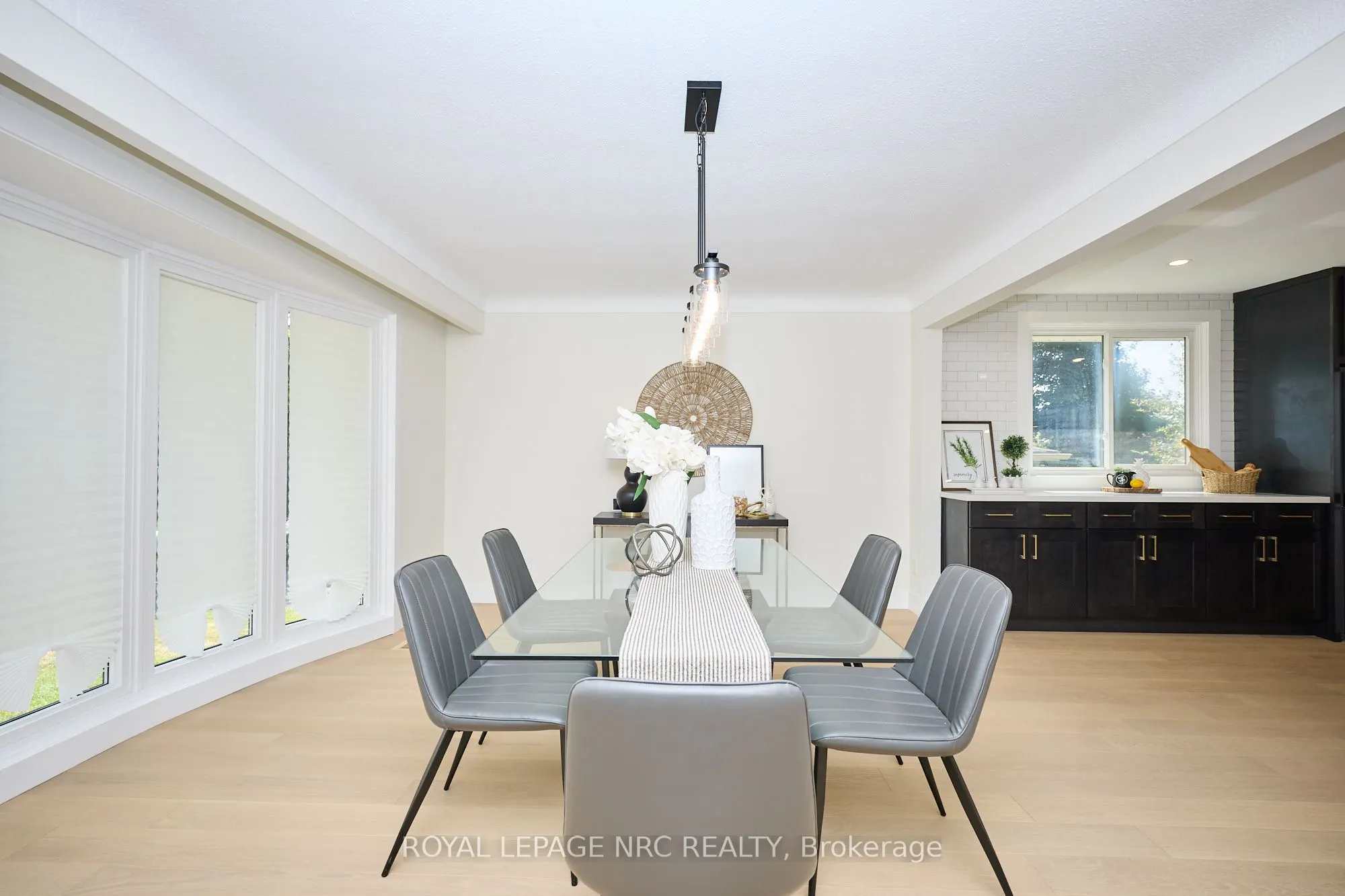 10 WILLOWDALE Court