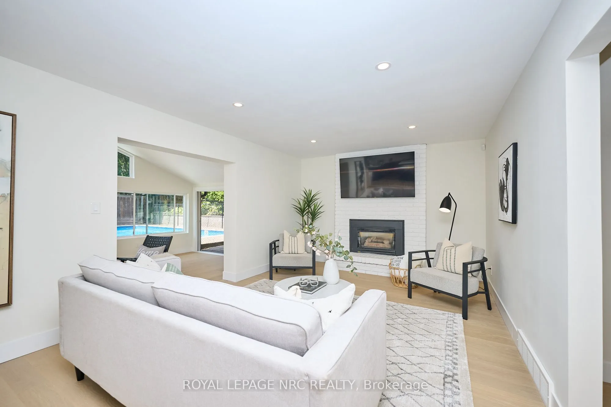 10 WILLOWDALE Court