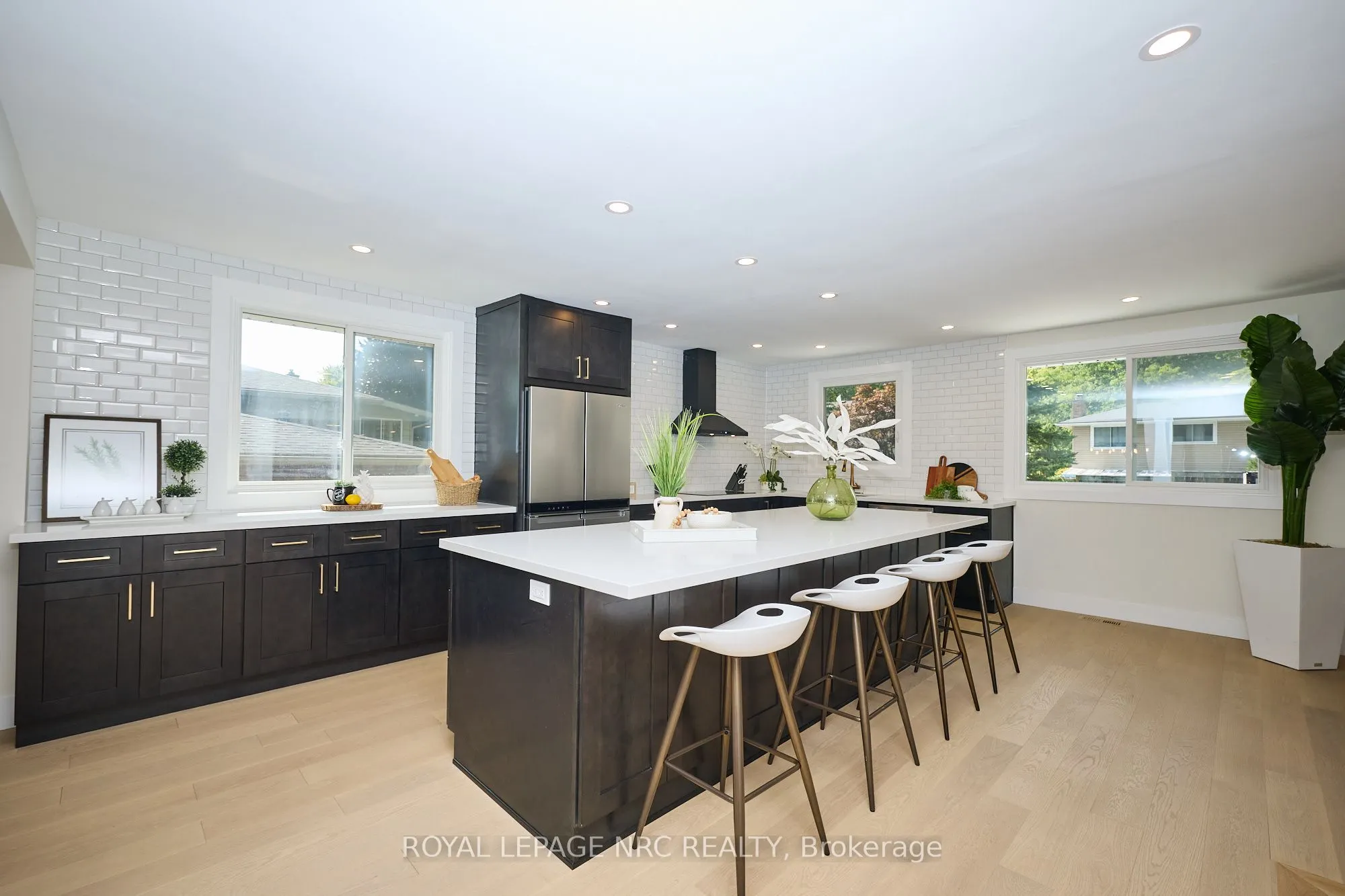 10 WILLOWDALE Court