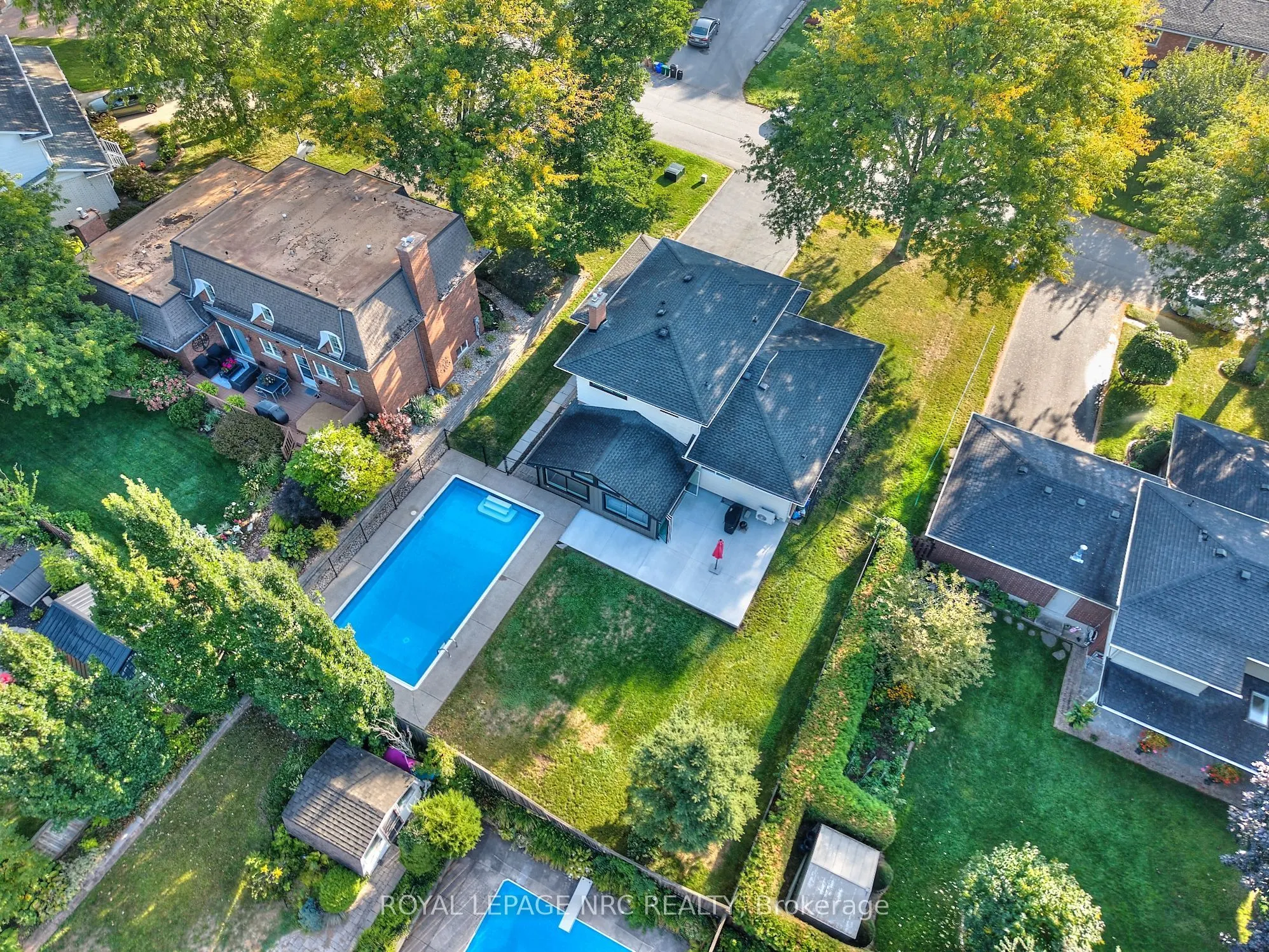 10 WILLOWDALE Court