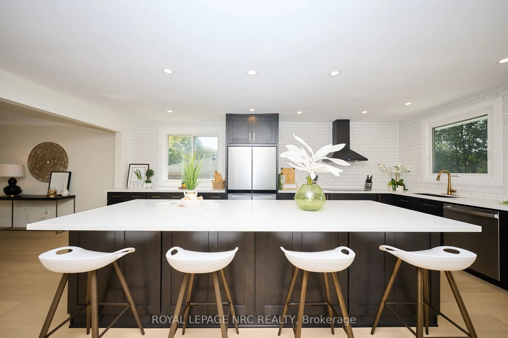 10 WILLOWDALE Court