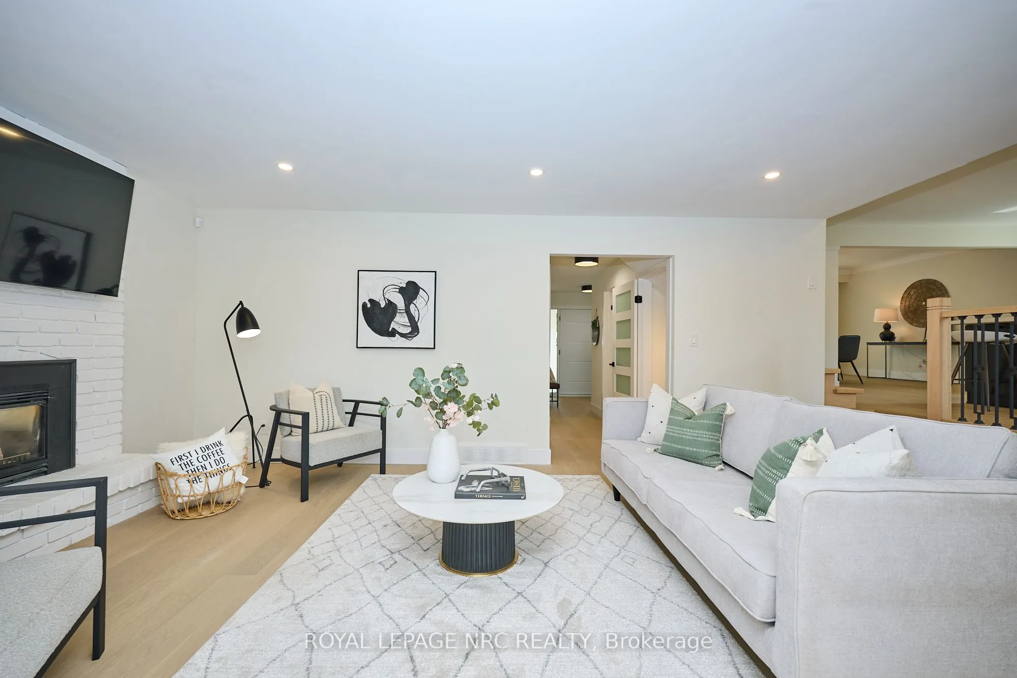 10 WILLOWDALE Court
