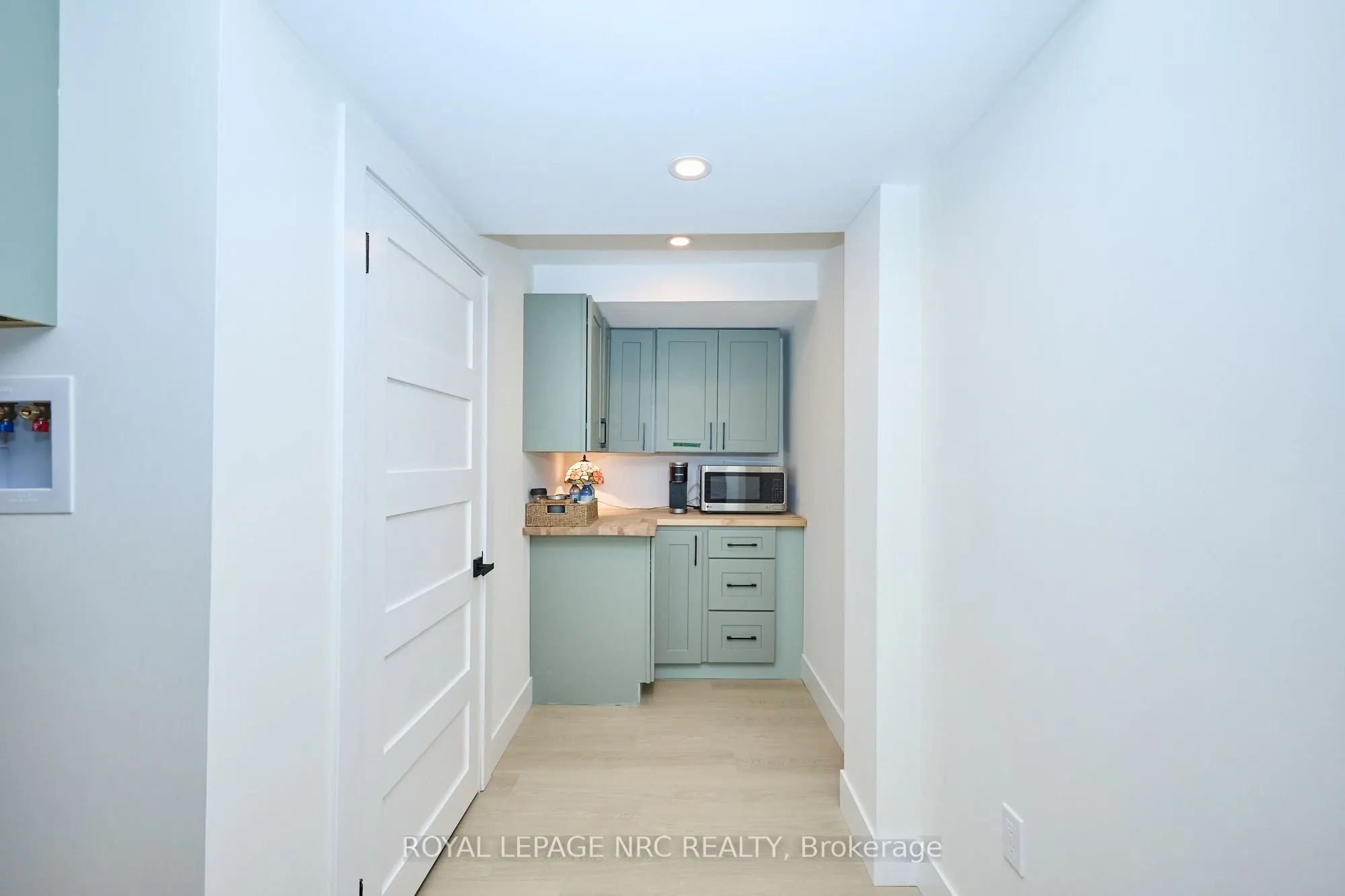 10 WILLOWDALE Court