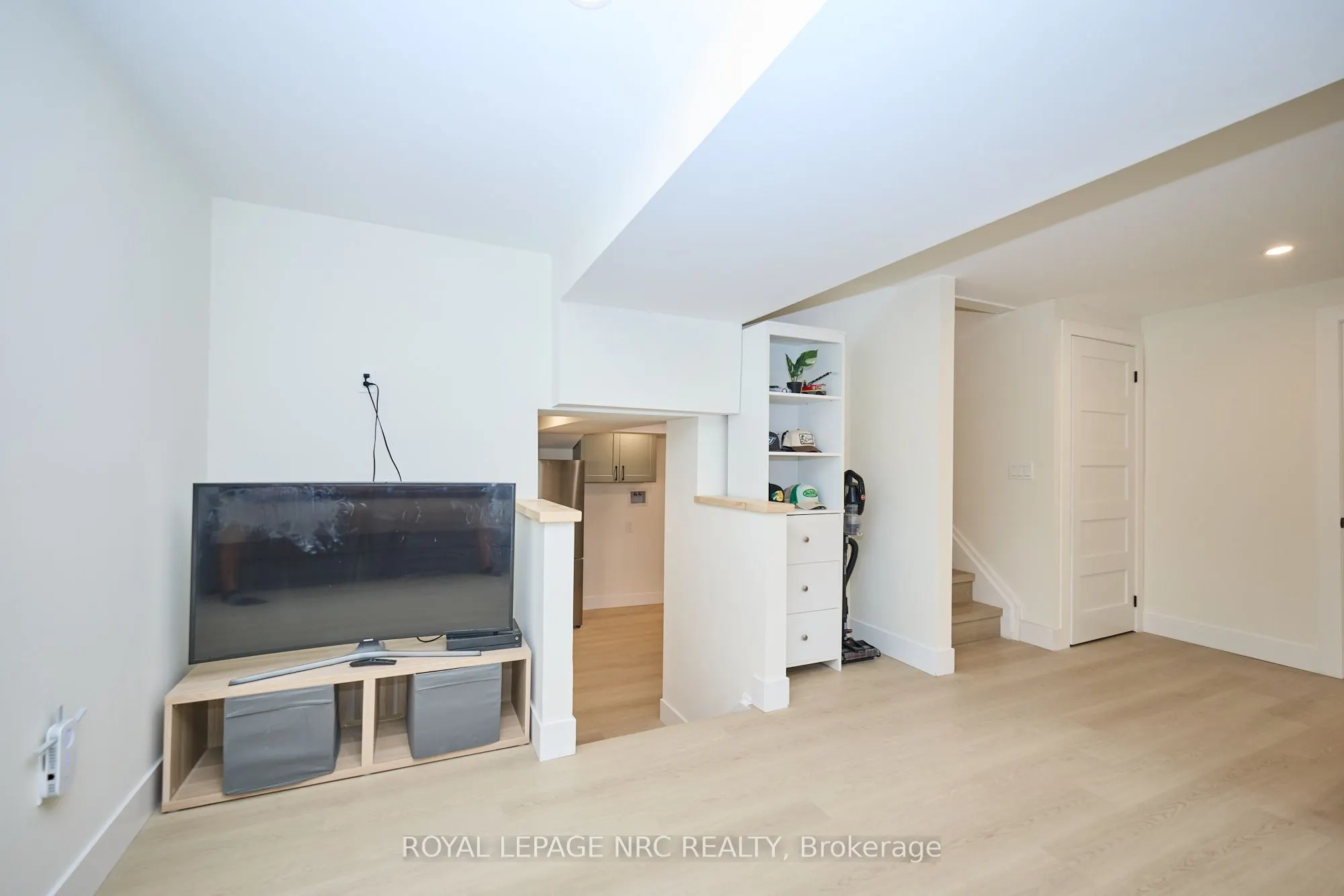 10 WILLOWDALE Court