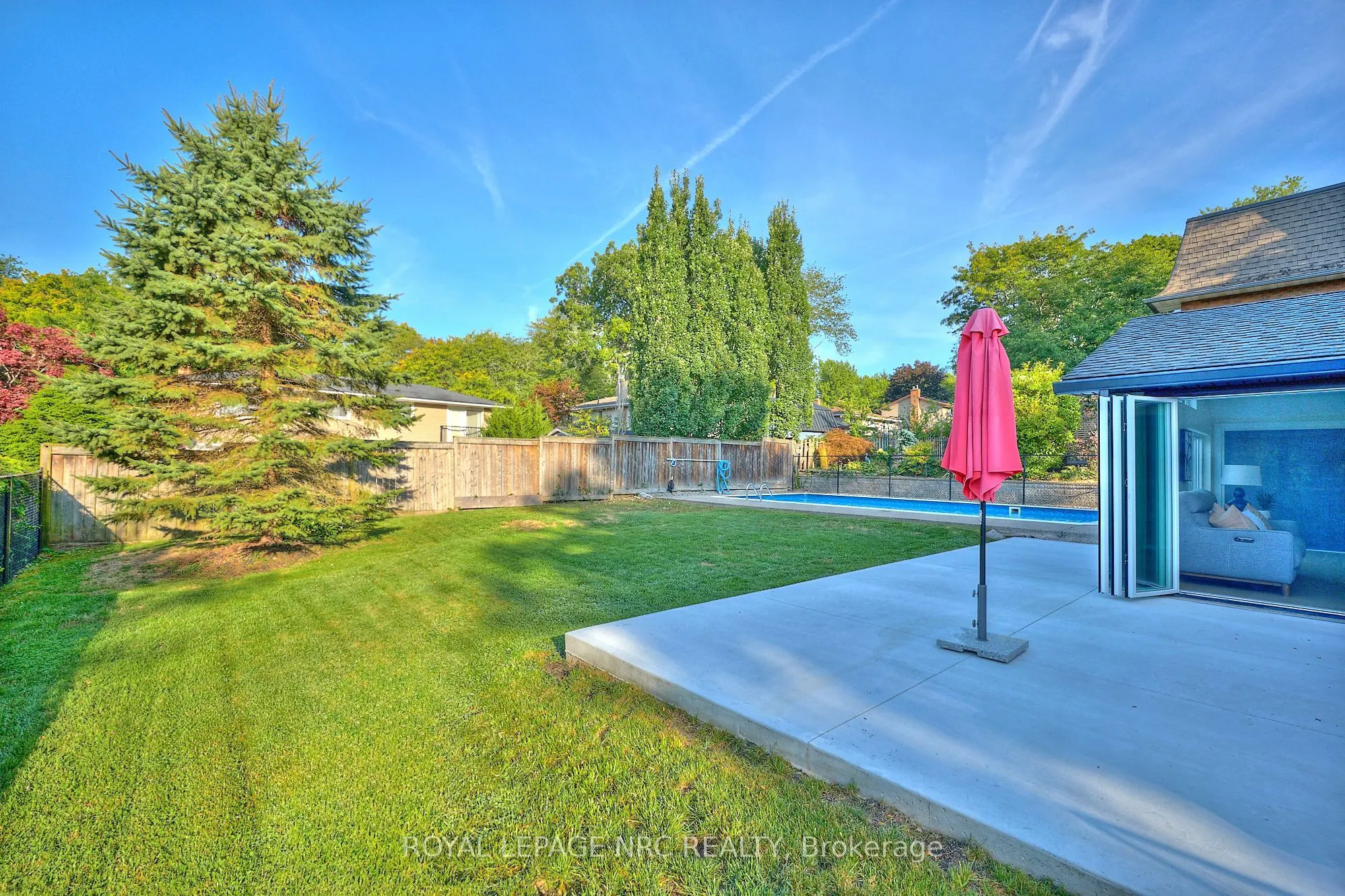 10 WILLOWDALE Court