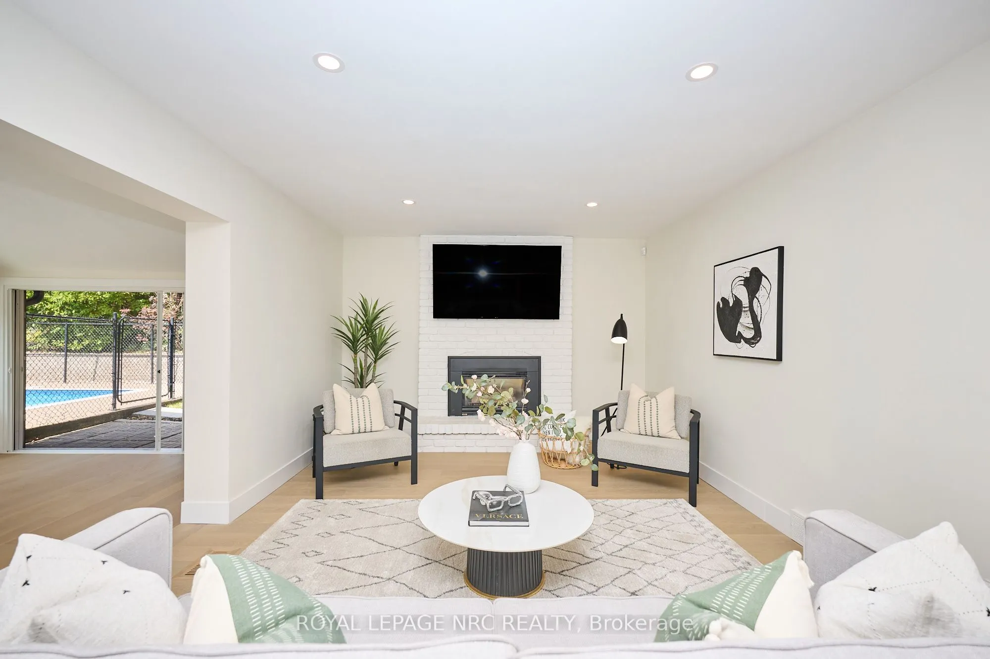 10 WILLOWDALE Court