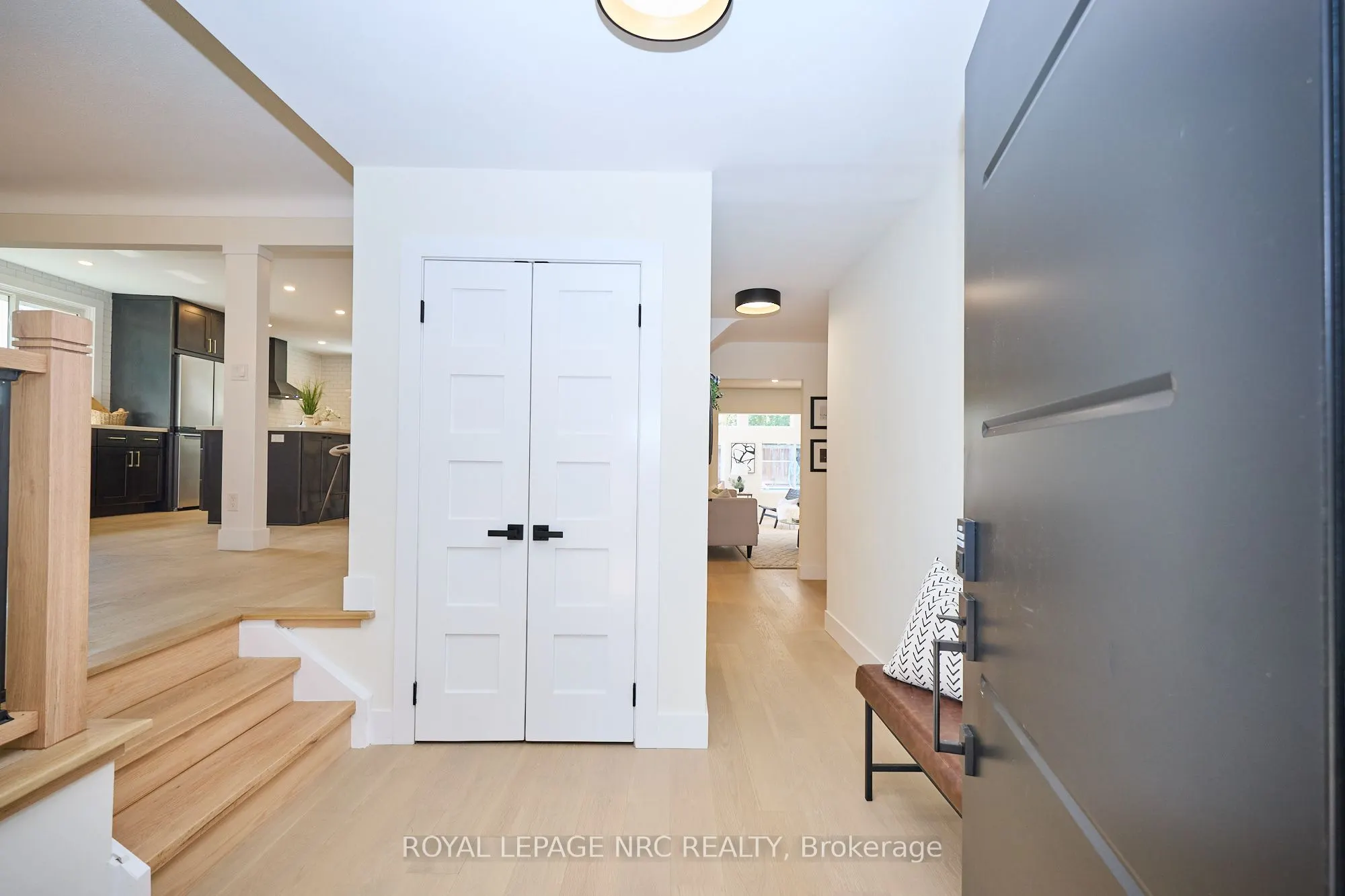 10 WILLOWDALE Court