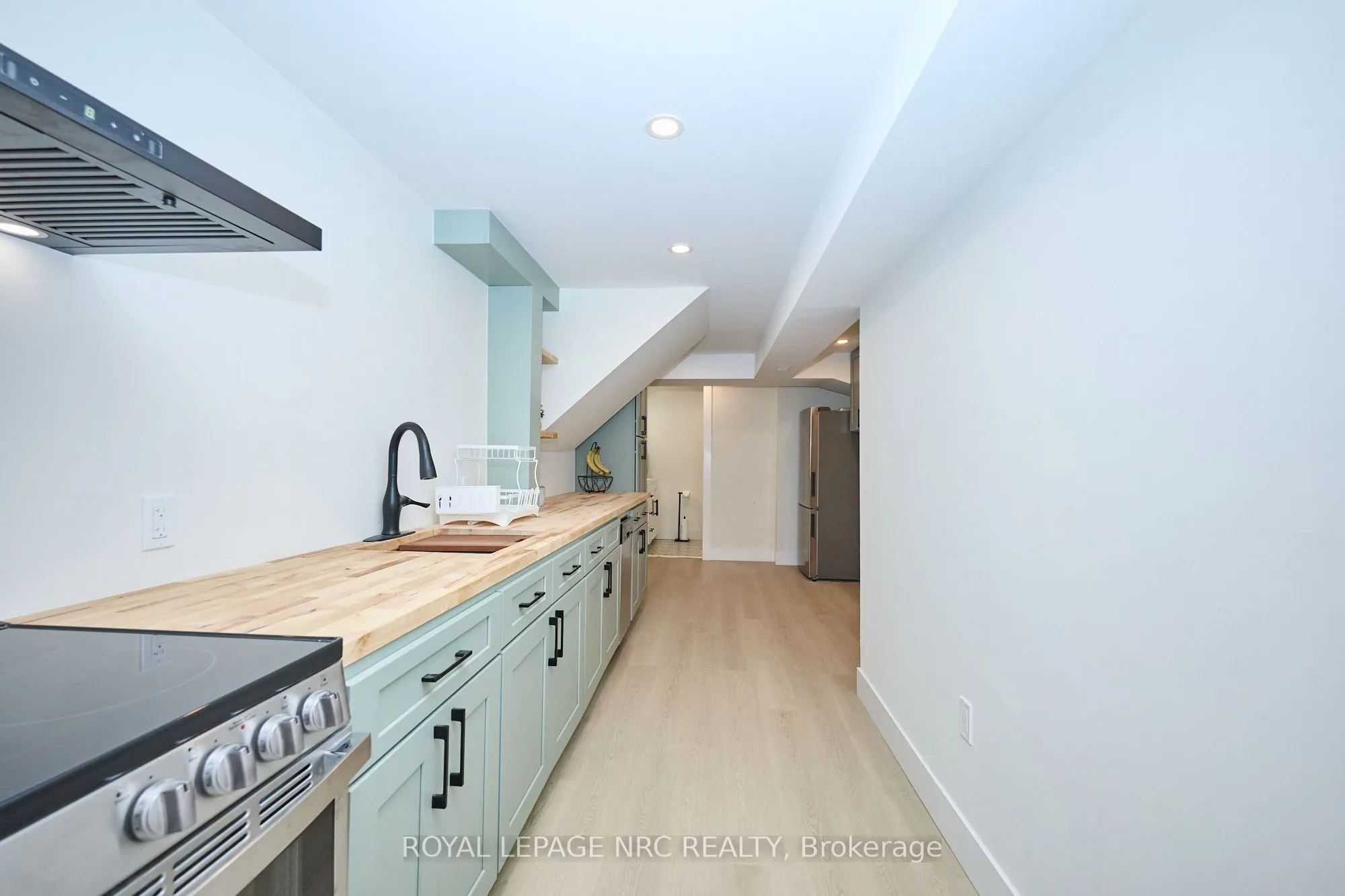 10 WILLOWDALE Court
