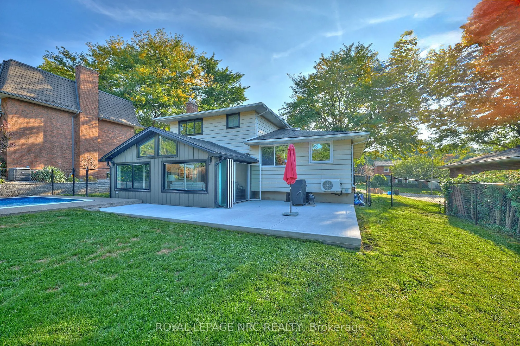 10 WILLOWDALE Court
