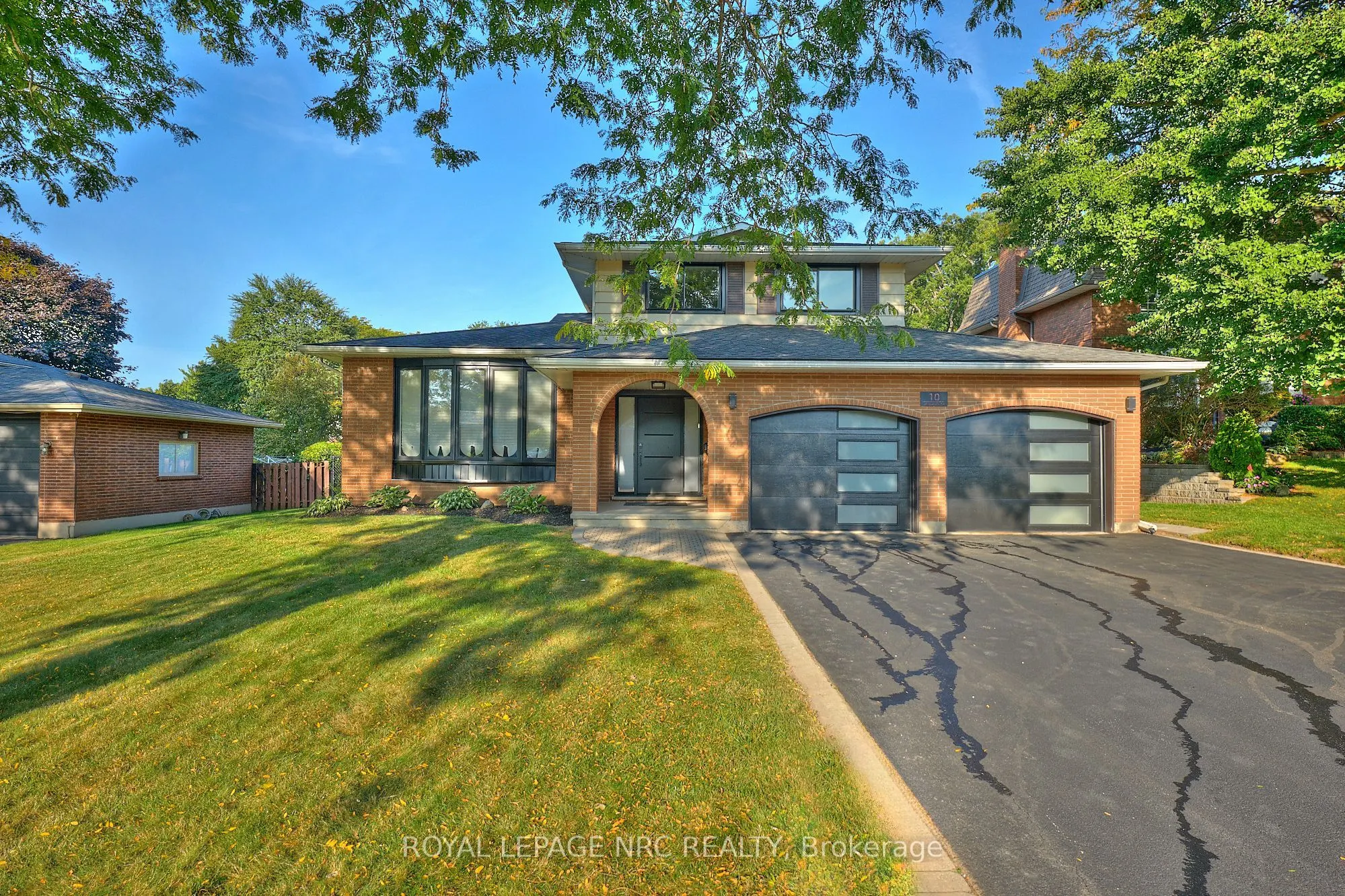 10 WILLOWDALE Court