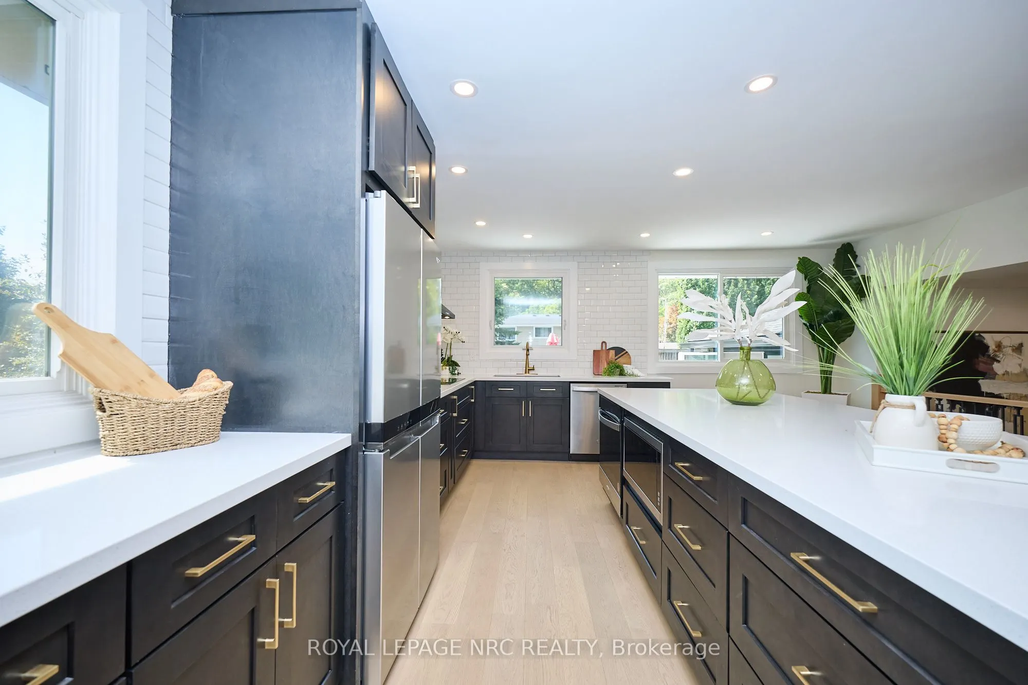 10 WILLOWDALE Court