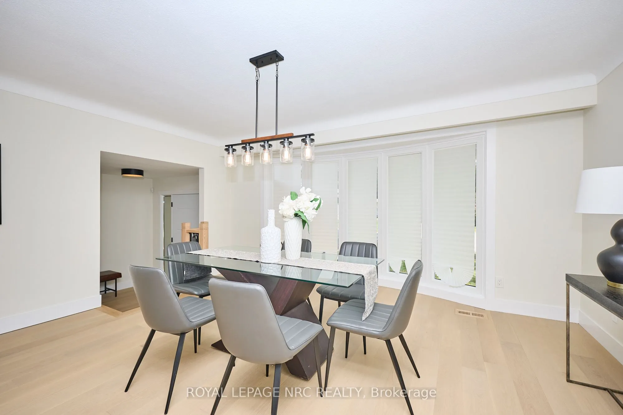 10 WILLOWDALE Court