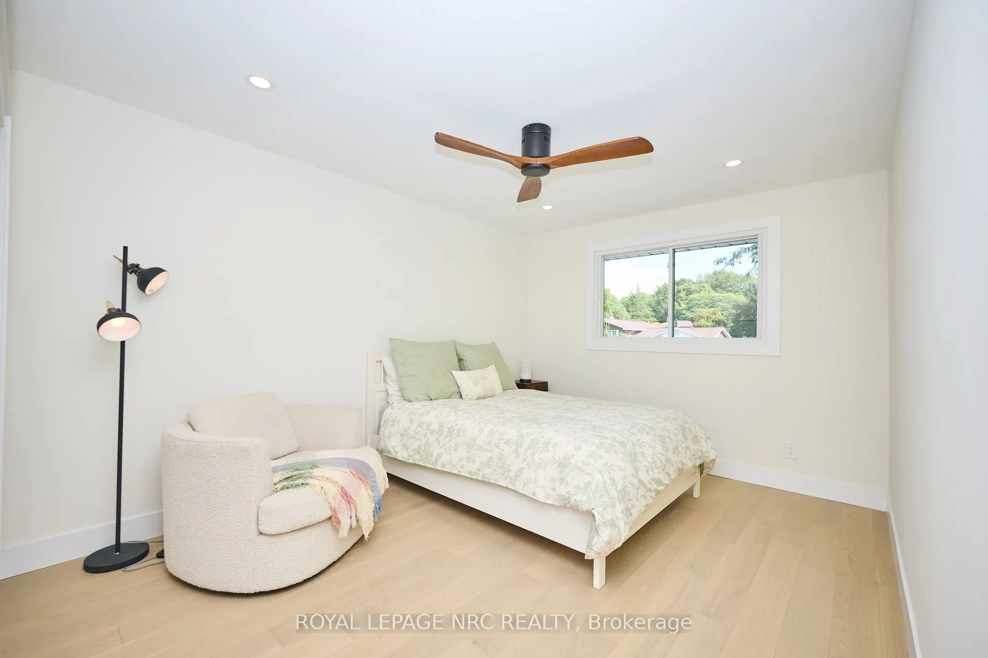 10 WILLOWDALE Court