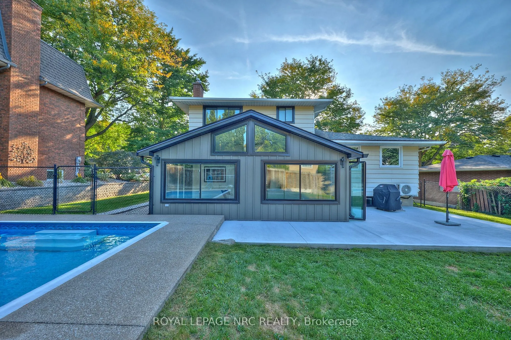 10 WILLOWDALE Court