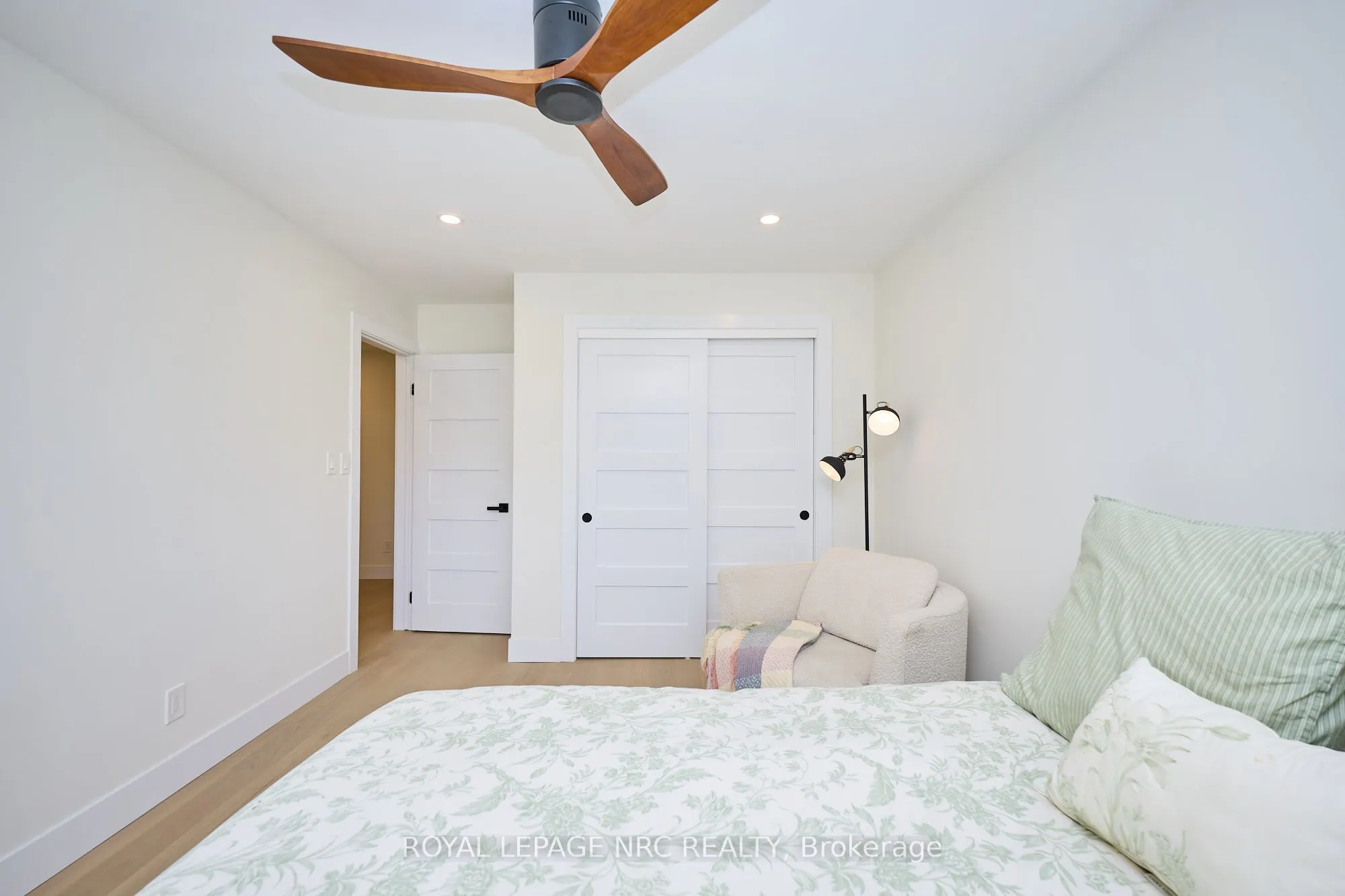 10 WILLOWDALE Court