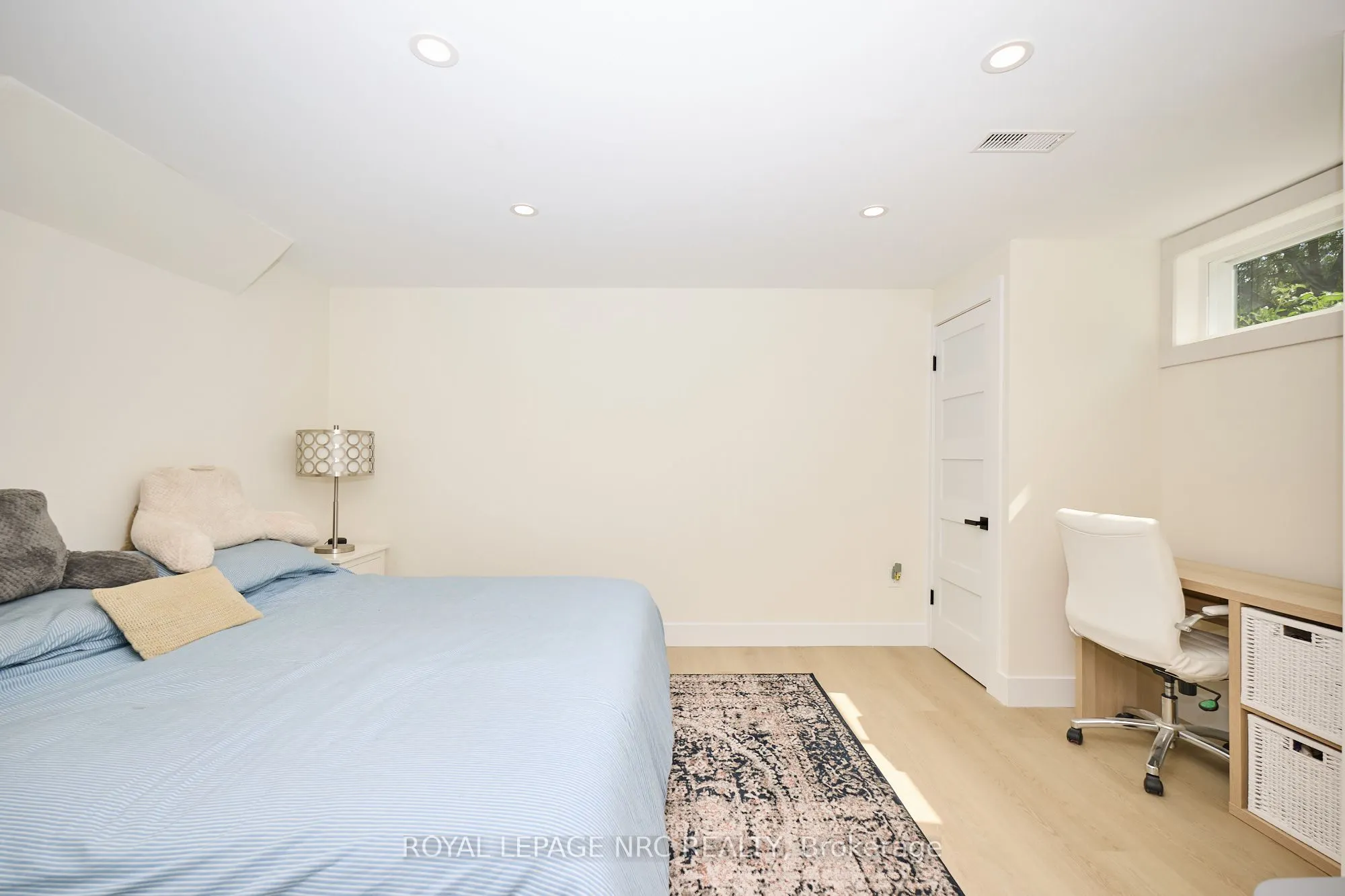 10 WILLOWDALE Court