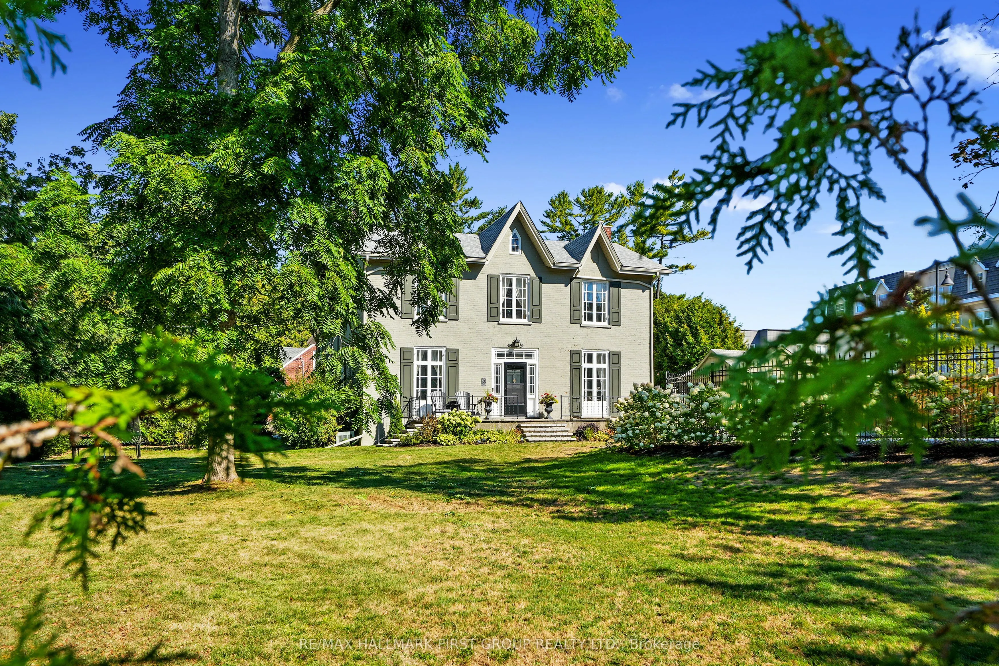 308 Henry Street