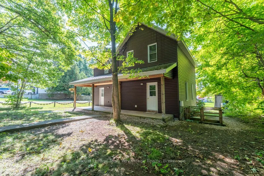 32 Waubeek Street
