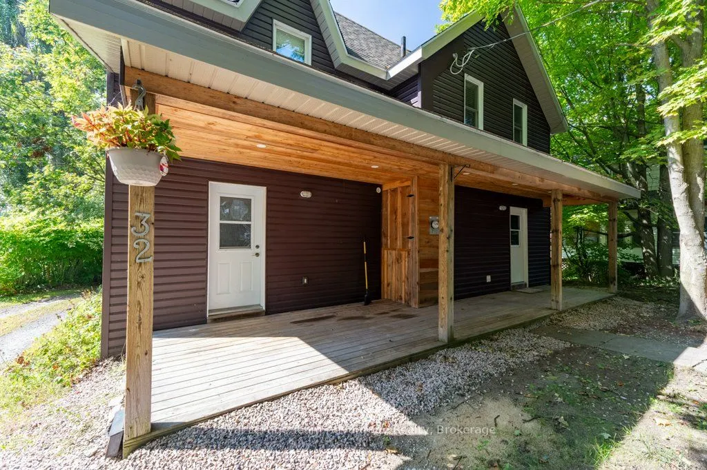 32 Waubeek Street
