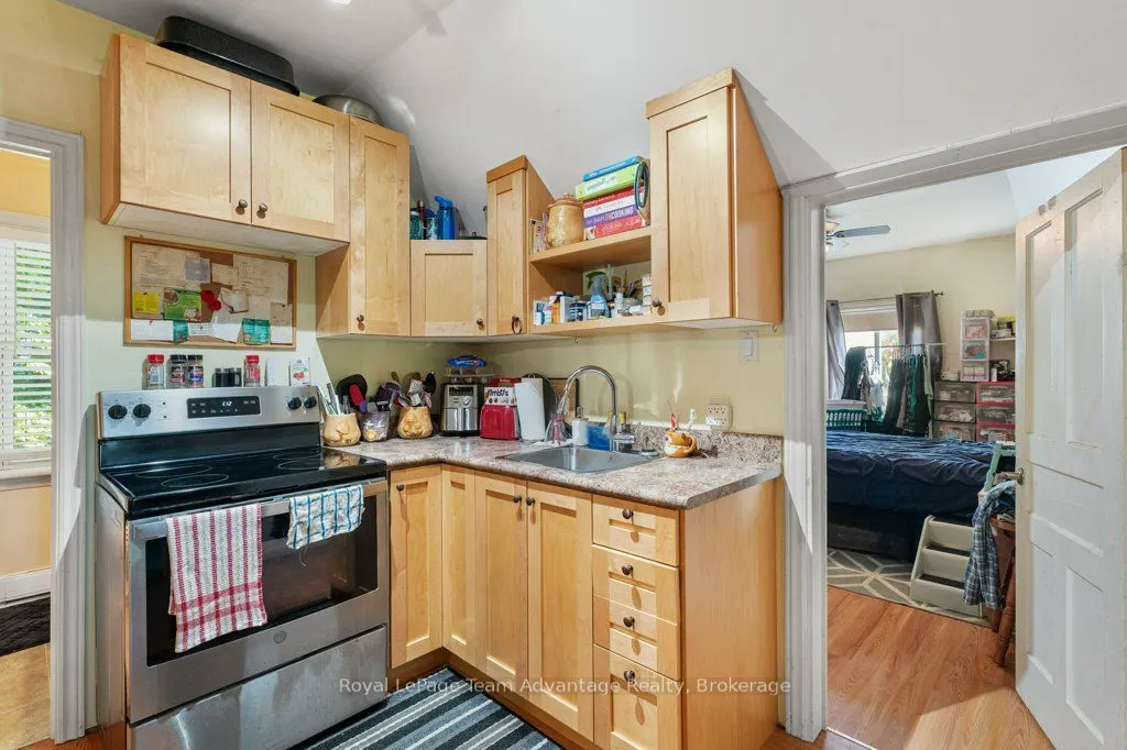 32 Waubeek Street