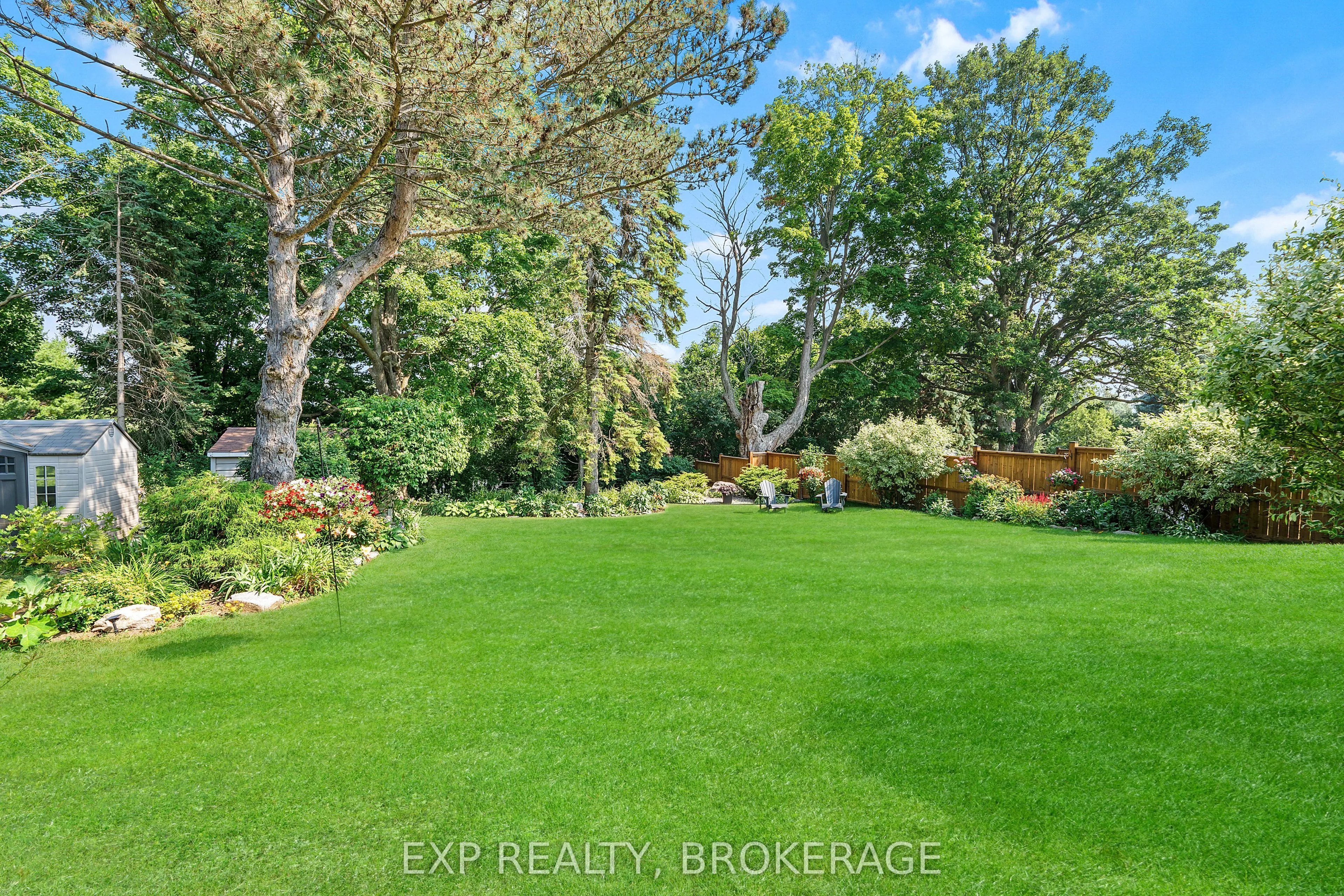 564 BRAESIDE Crescent