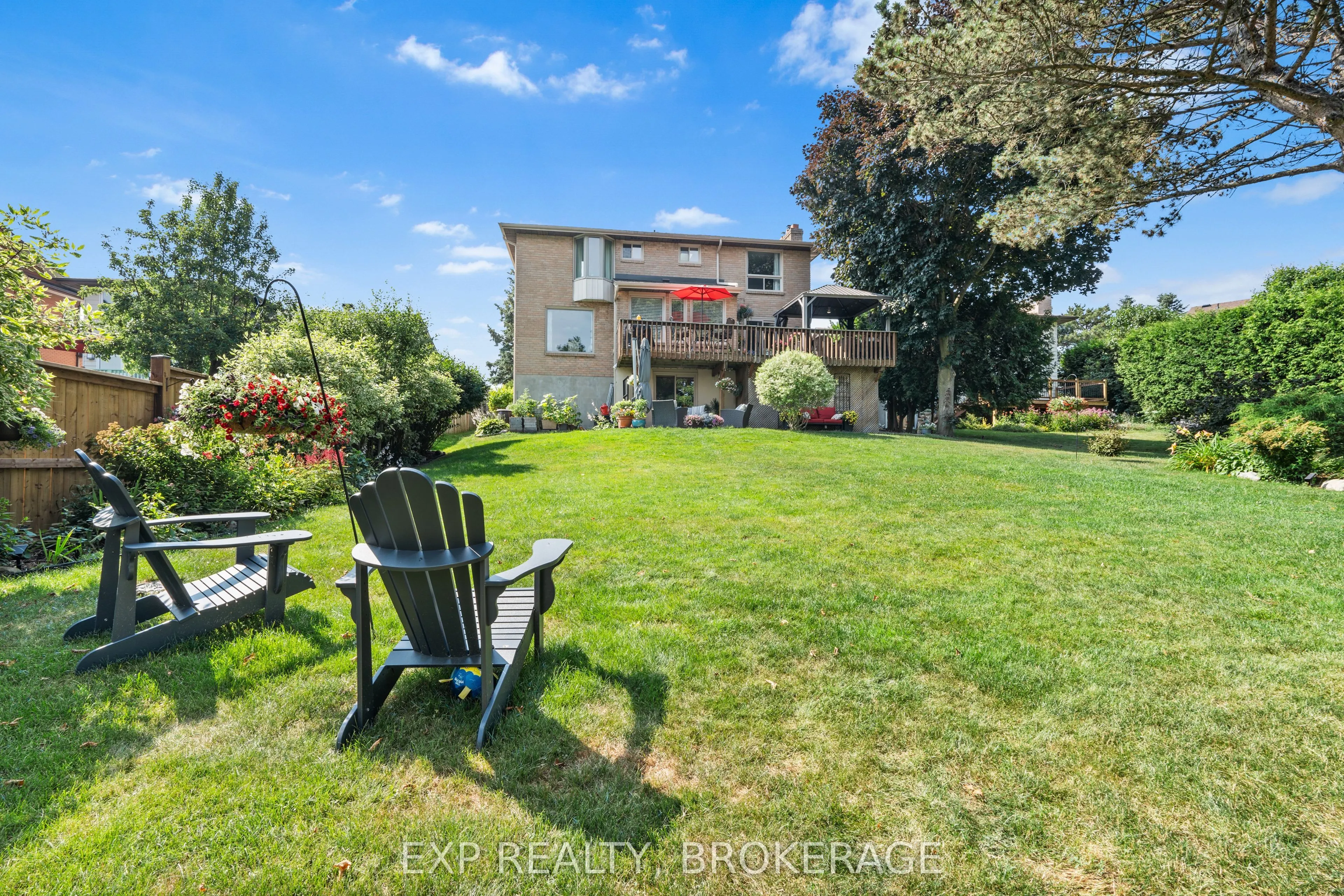 564 BRAESIDE Crescent