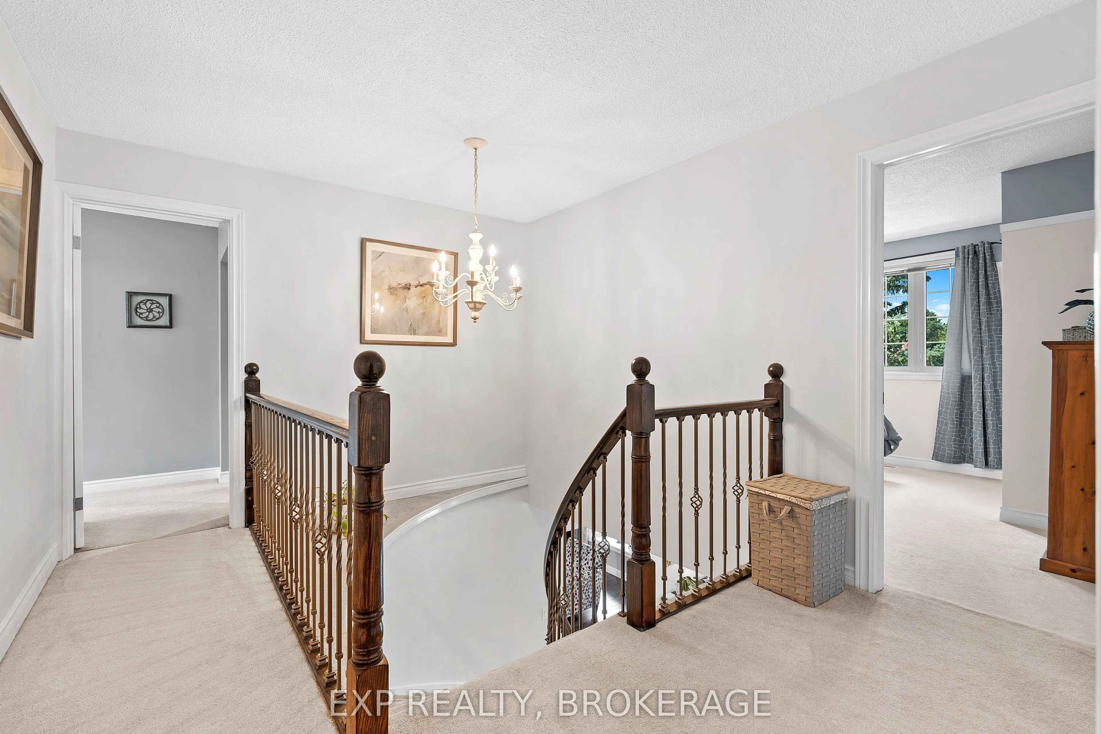 564 BRAESIDE Crescent