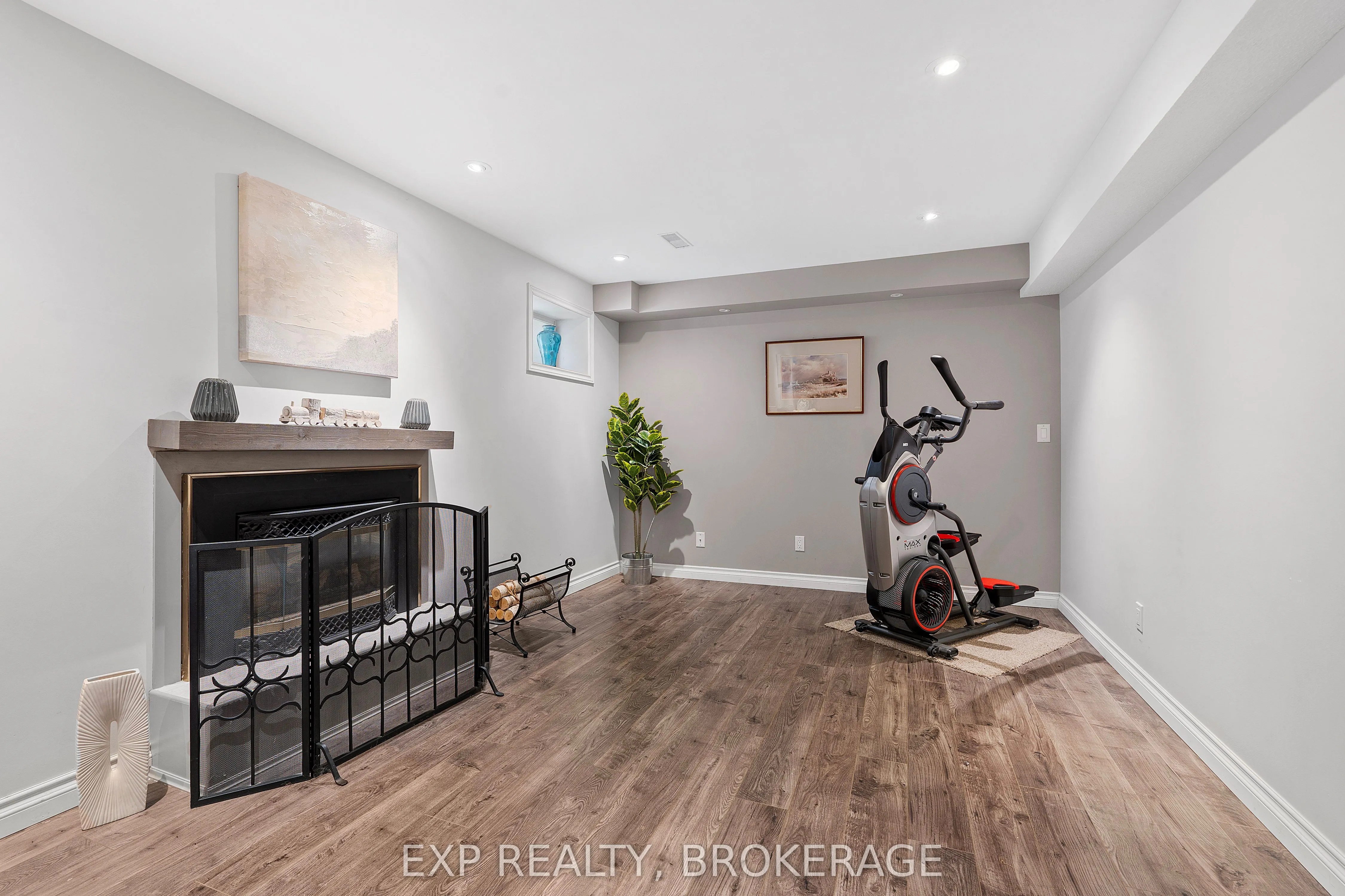 564 BRAESIDE Crescent