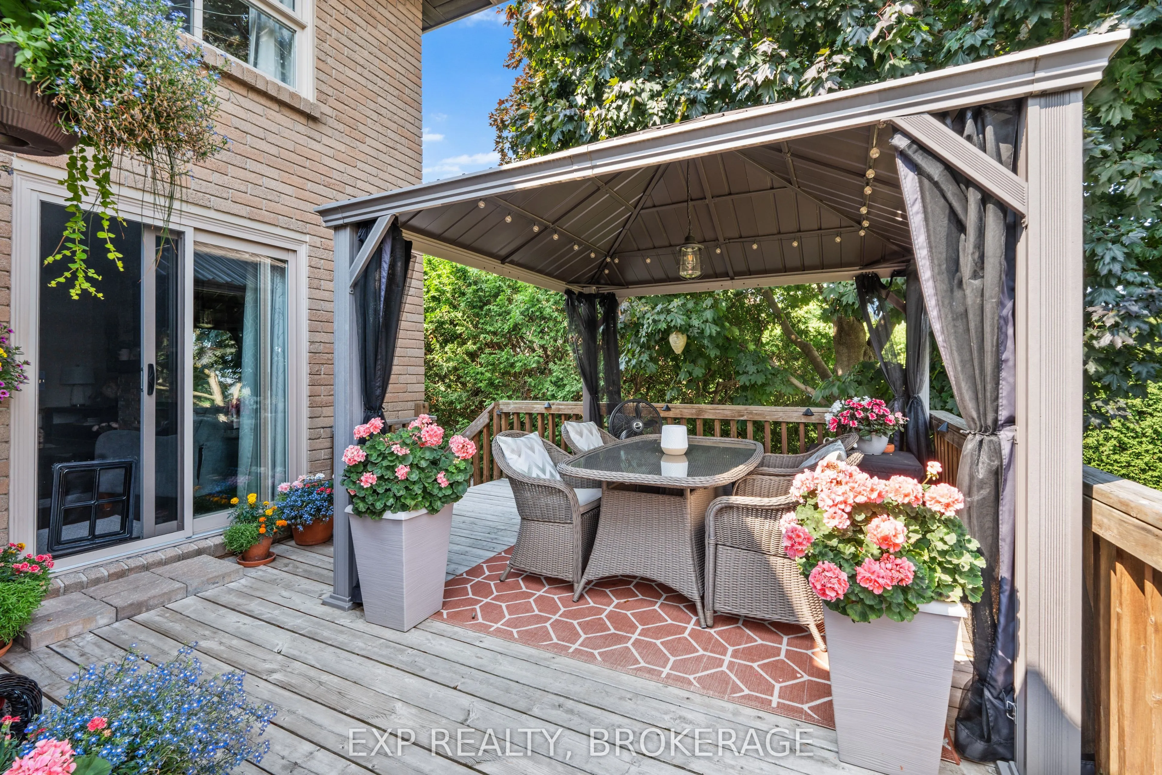 564 BRAESIDE Crescent