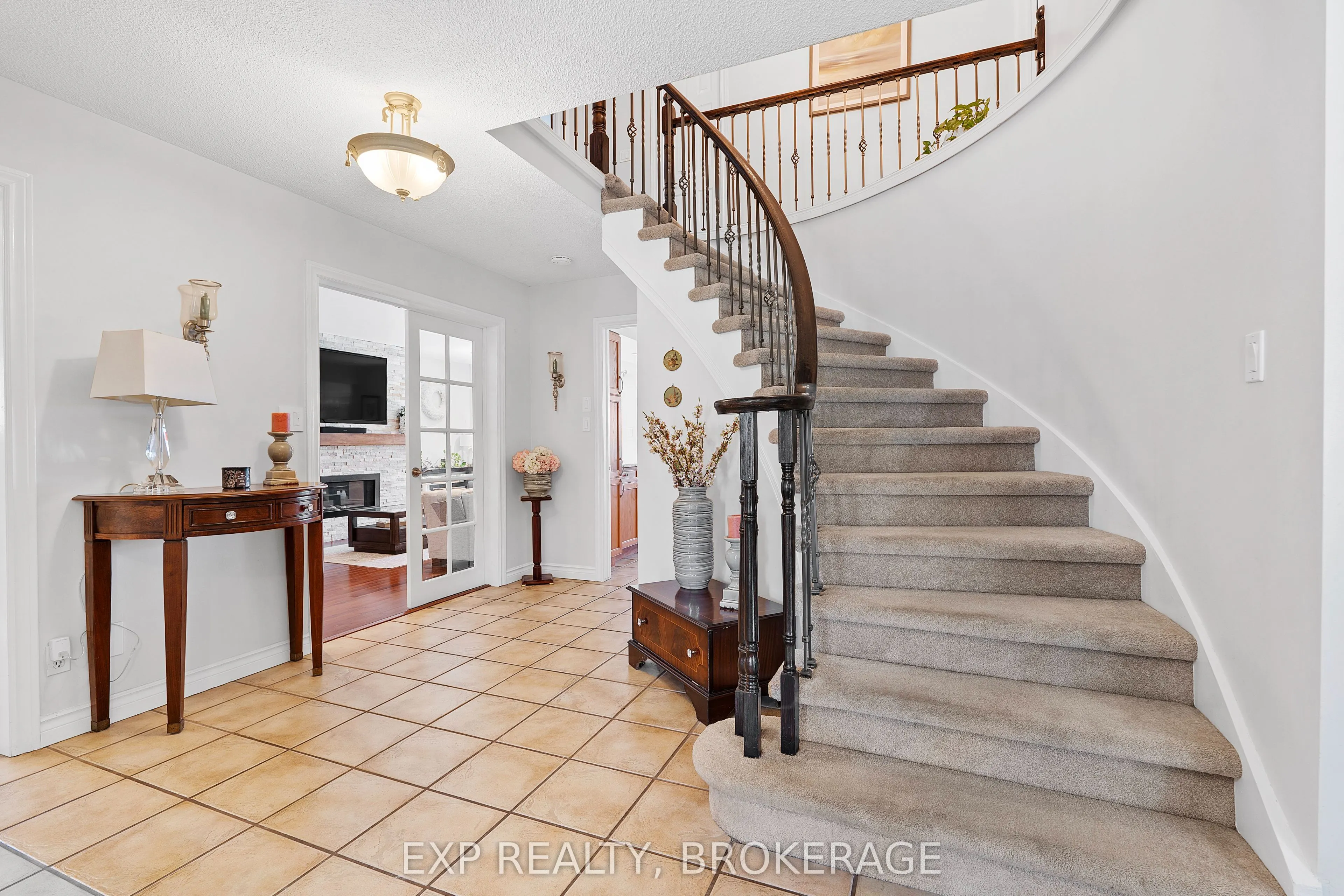 564 BRAESIDE Crescent