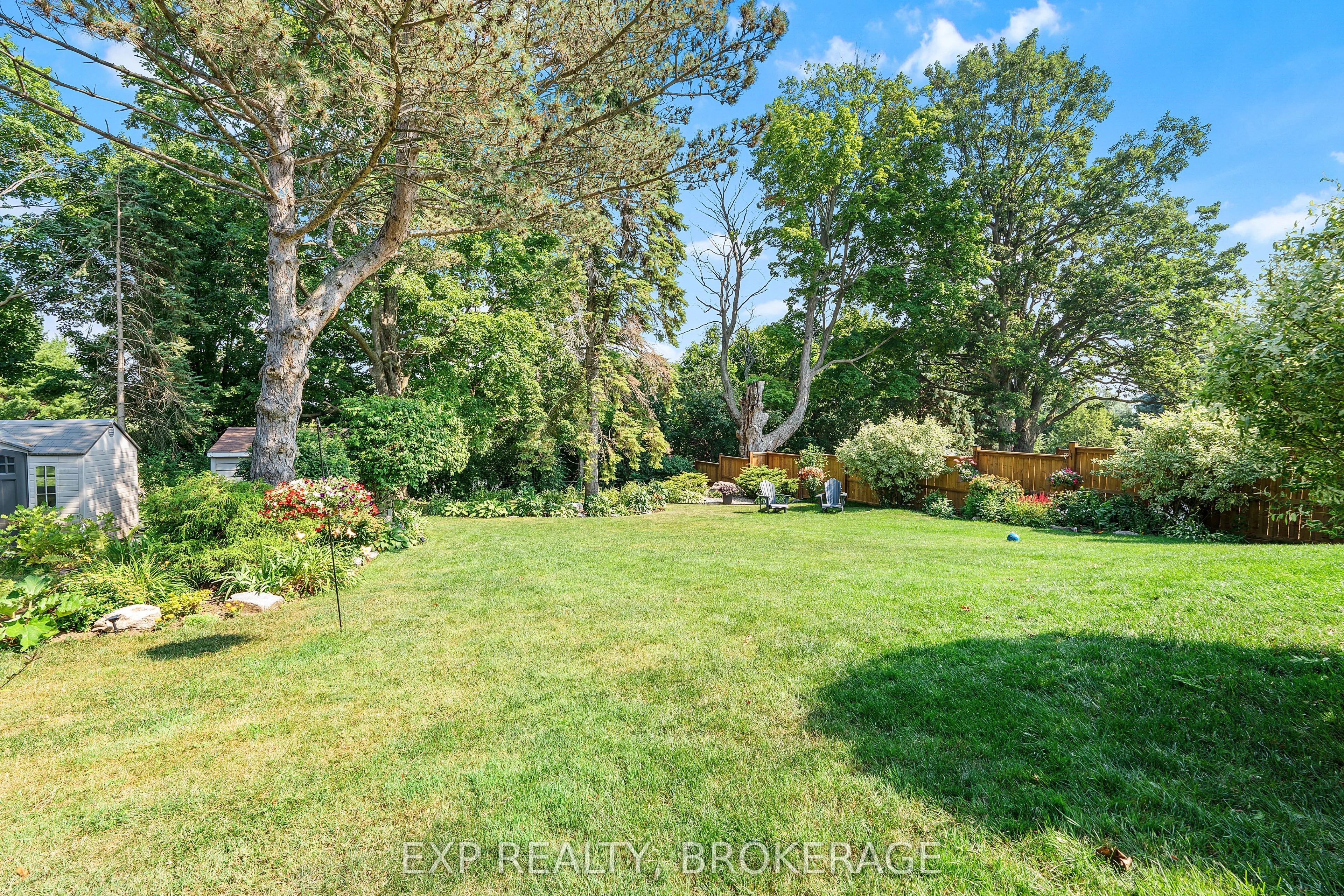 564 BRAESIDE Crescent