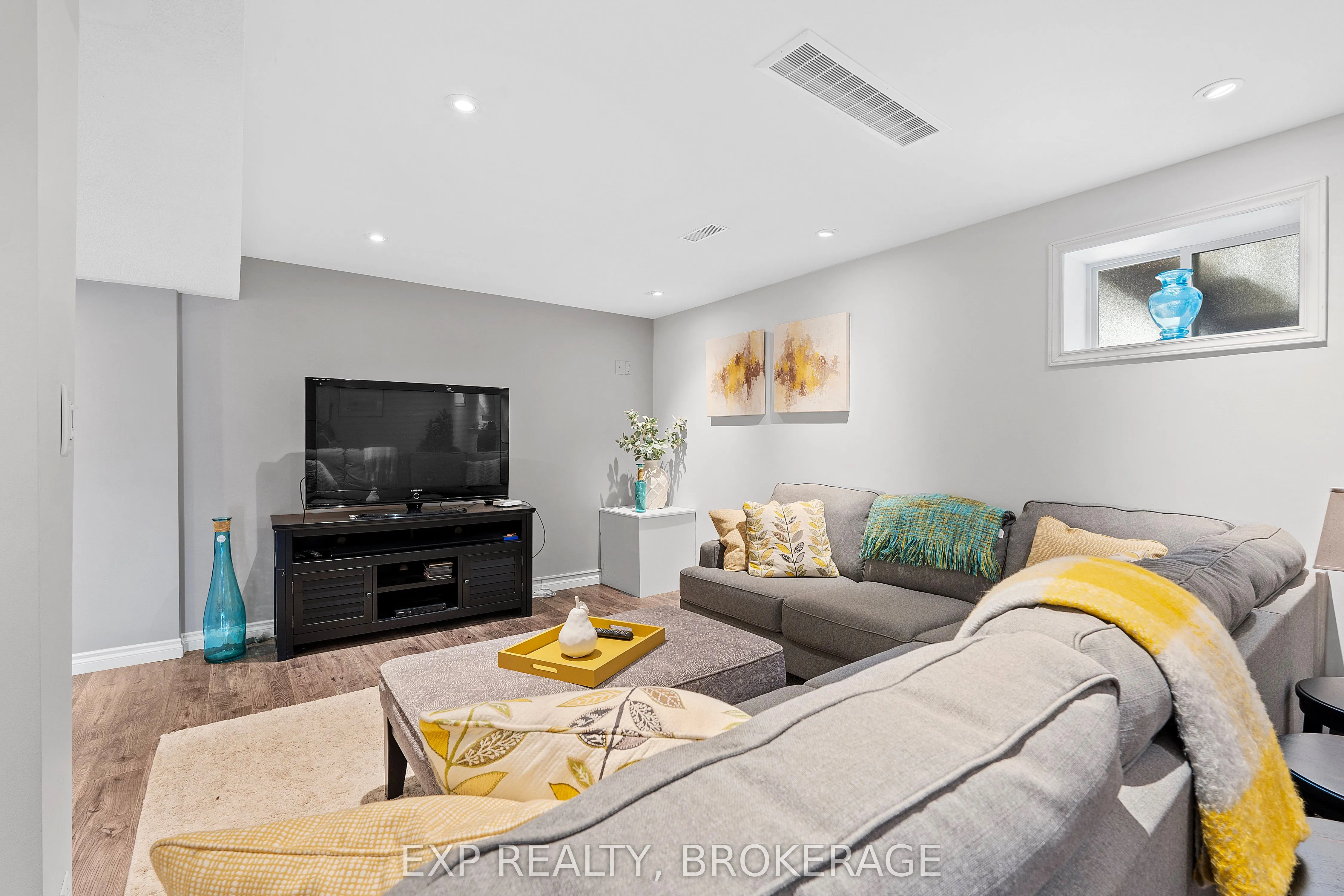 564 BRAESIDE Crescent