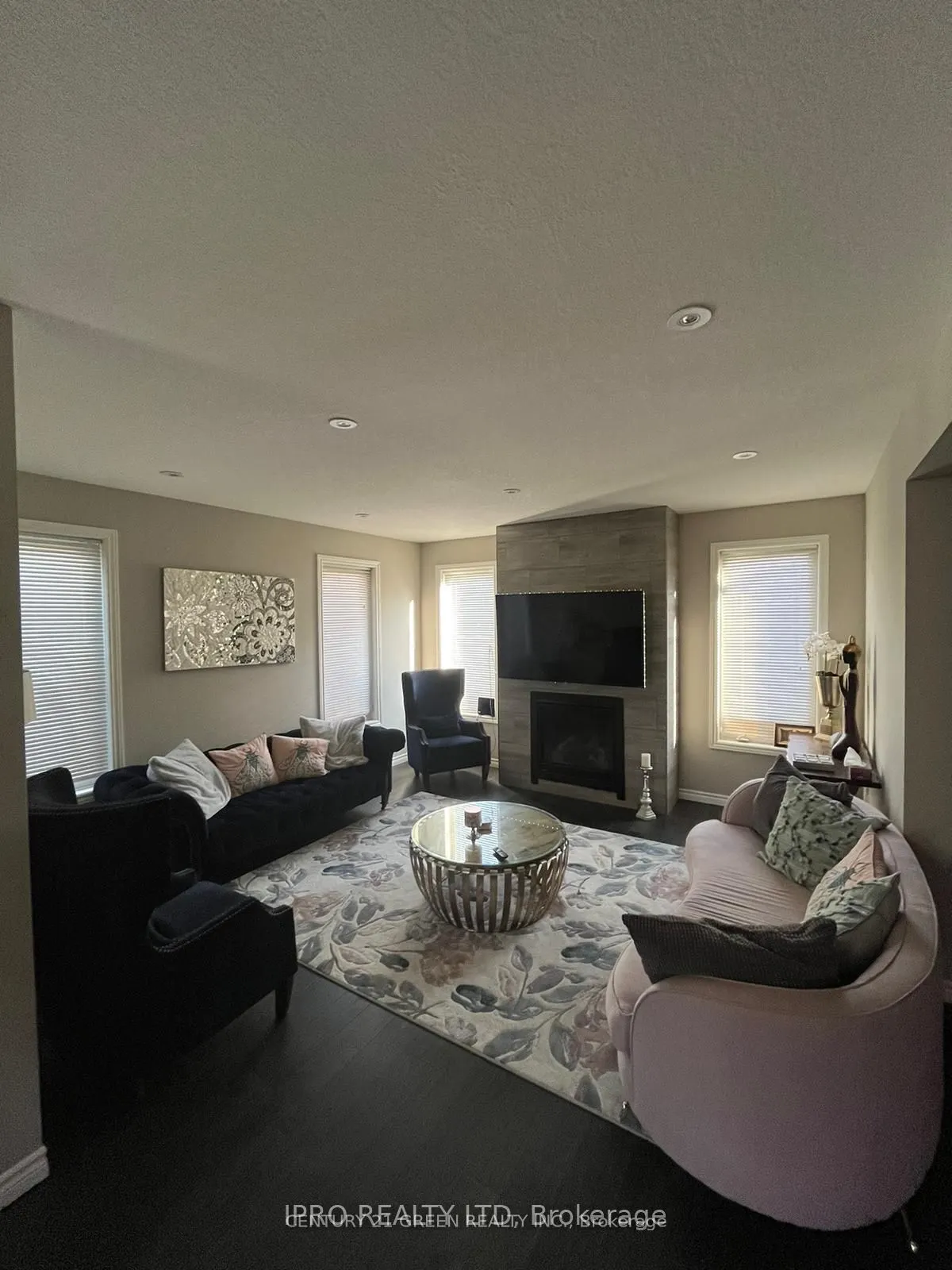 1314 Dyer Crescent
