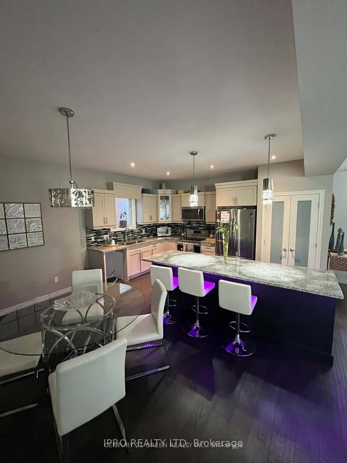 1314 Dyer Crescent