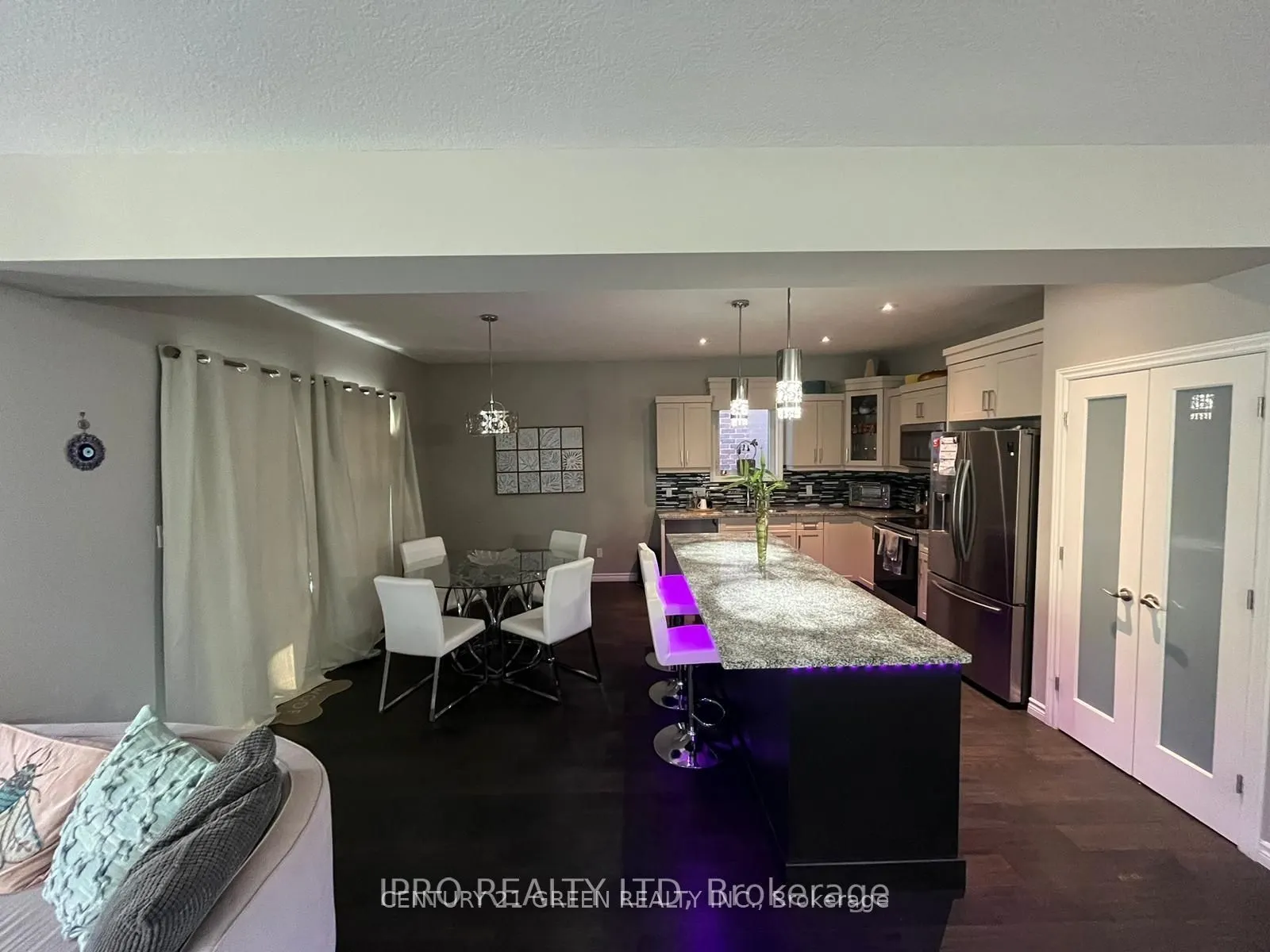 1314 Dyer Crescent