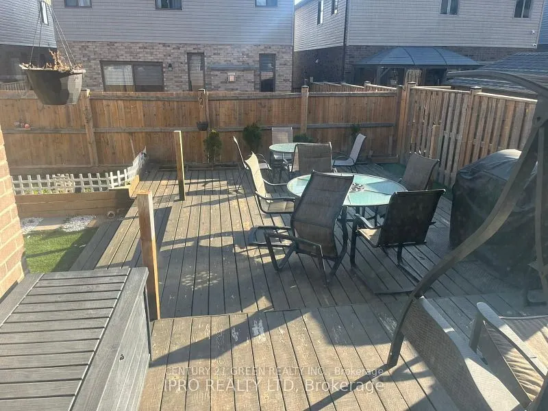 1314 Dyer Crescent