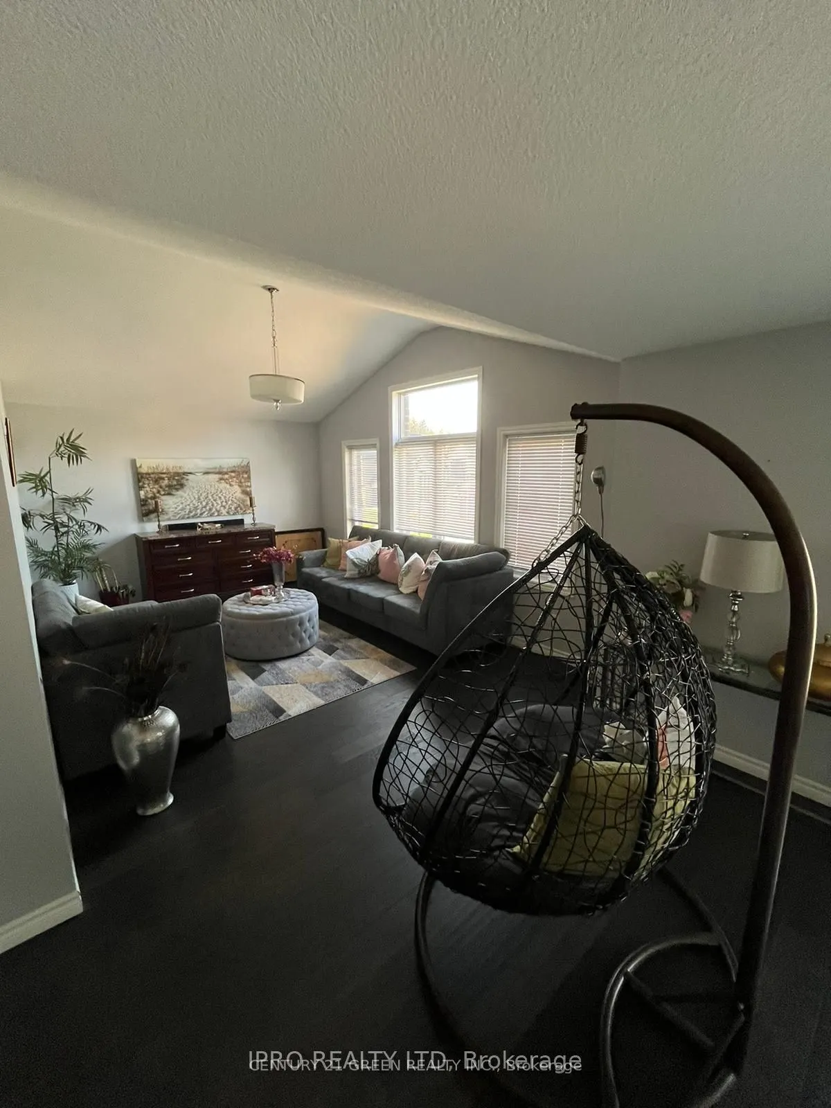 1314 Dyer Crescent